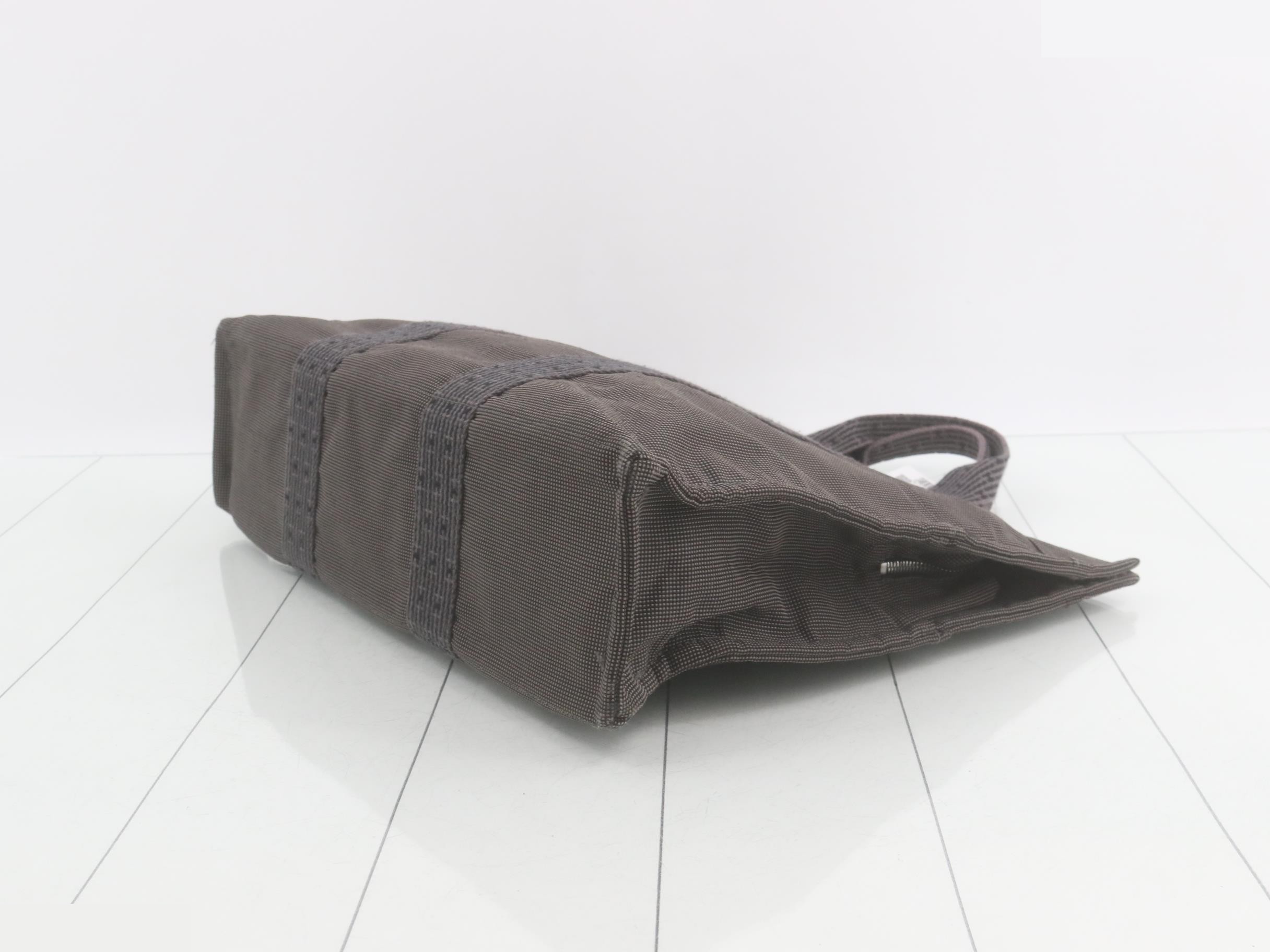 Aile Line MM Tote Bag — view 6