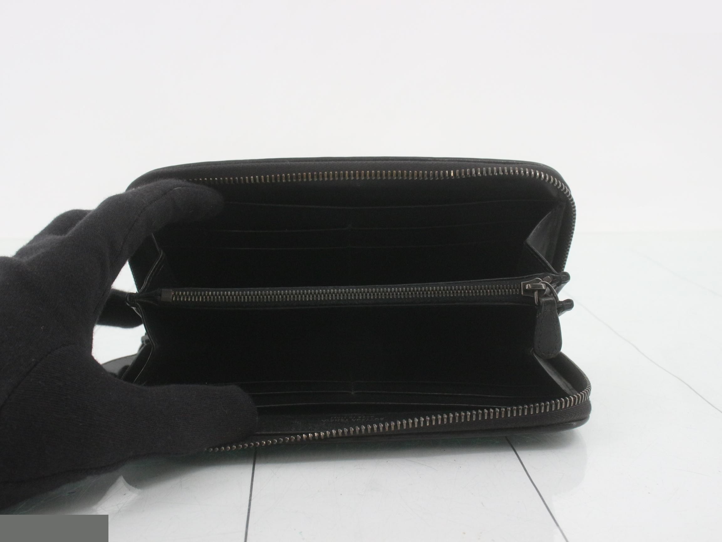 Intrecciato Round Zipper Long Wallet, Black Leather — view 4