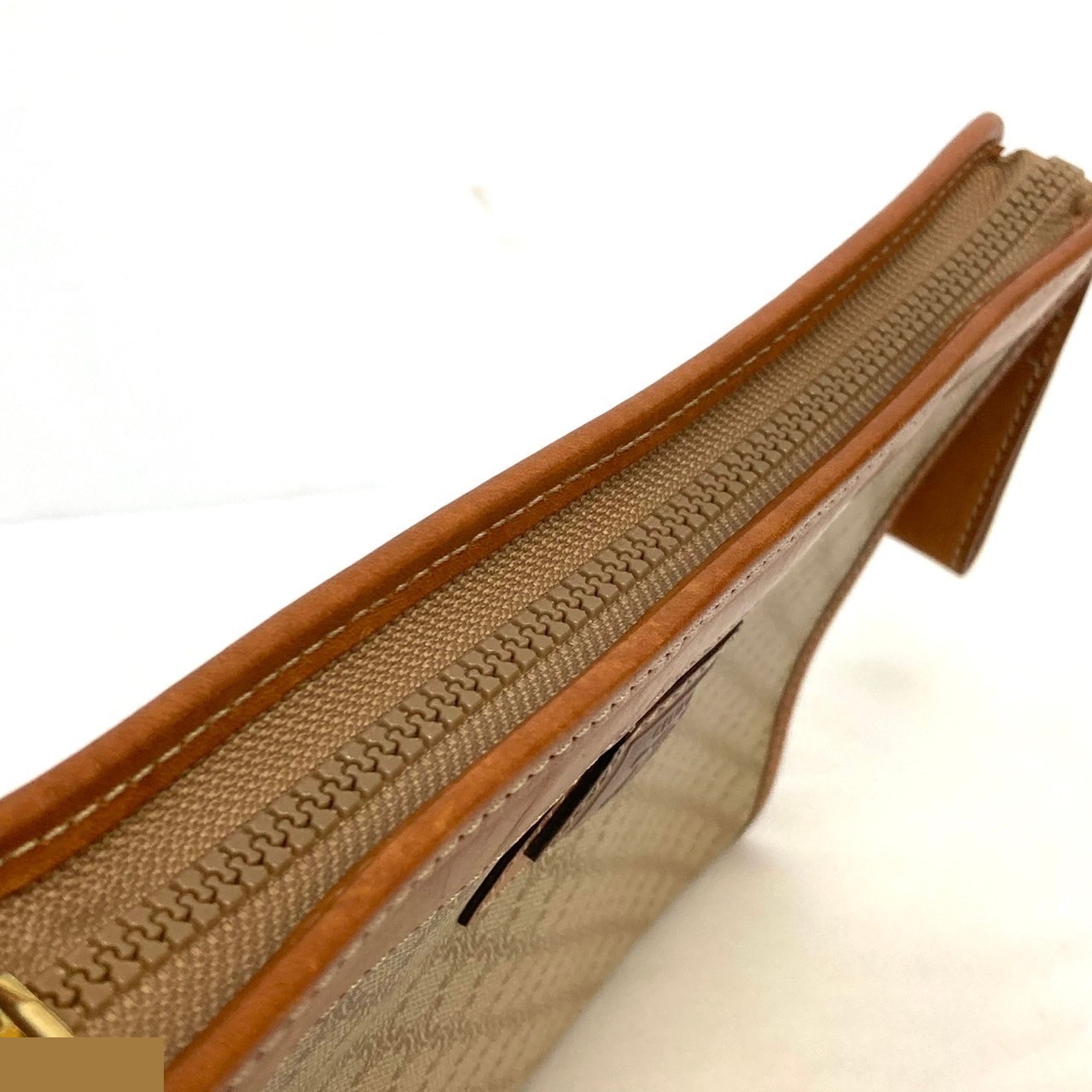 Other lines: Bags and clutches — view 10