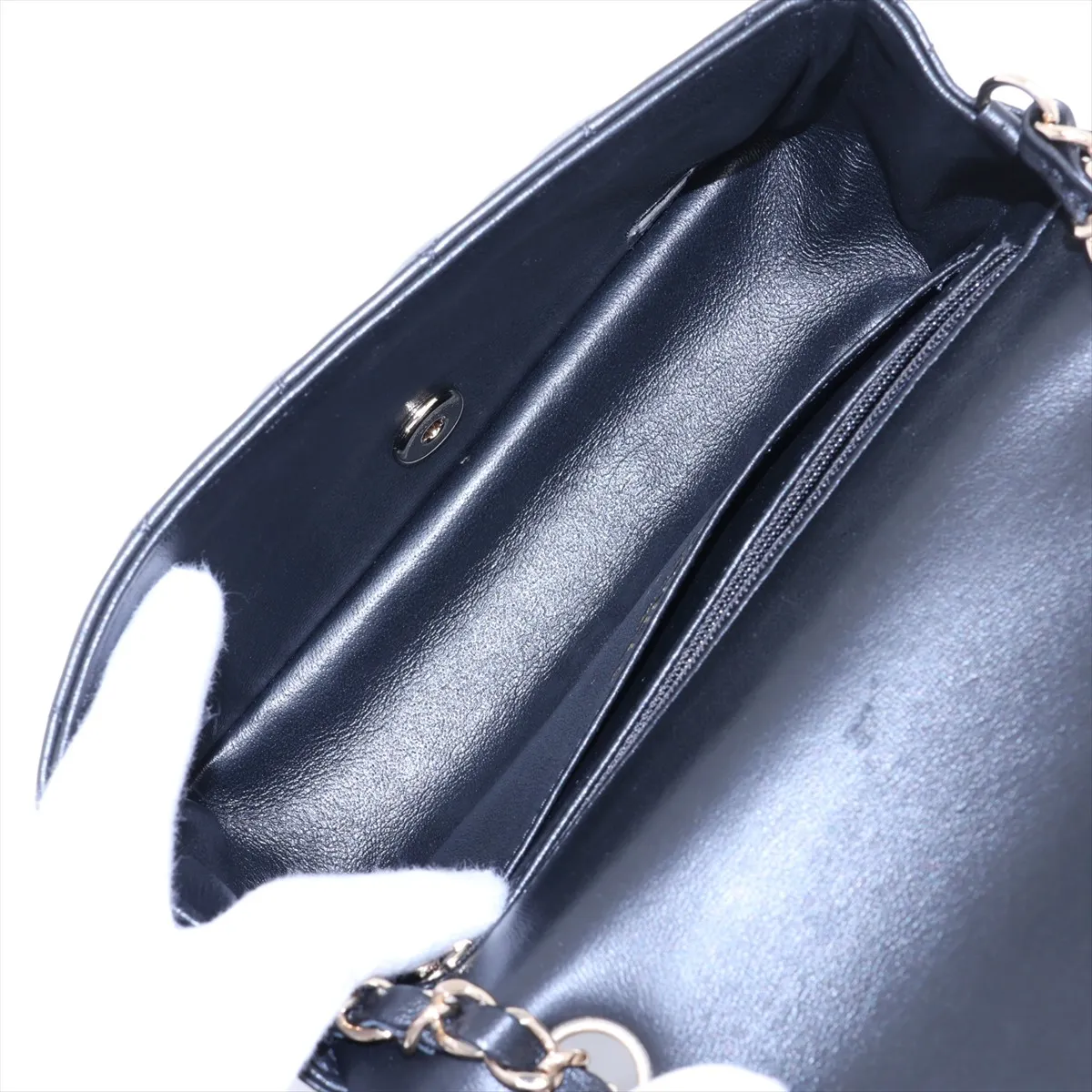 [Individually packaged] Chanel Mini Matelassé 20 Lambskin Single Flap Single Chain Bag, Black with Gold Hardware, 31250601, Serial Number 31-A69900 — view 6