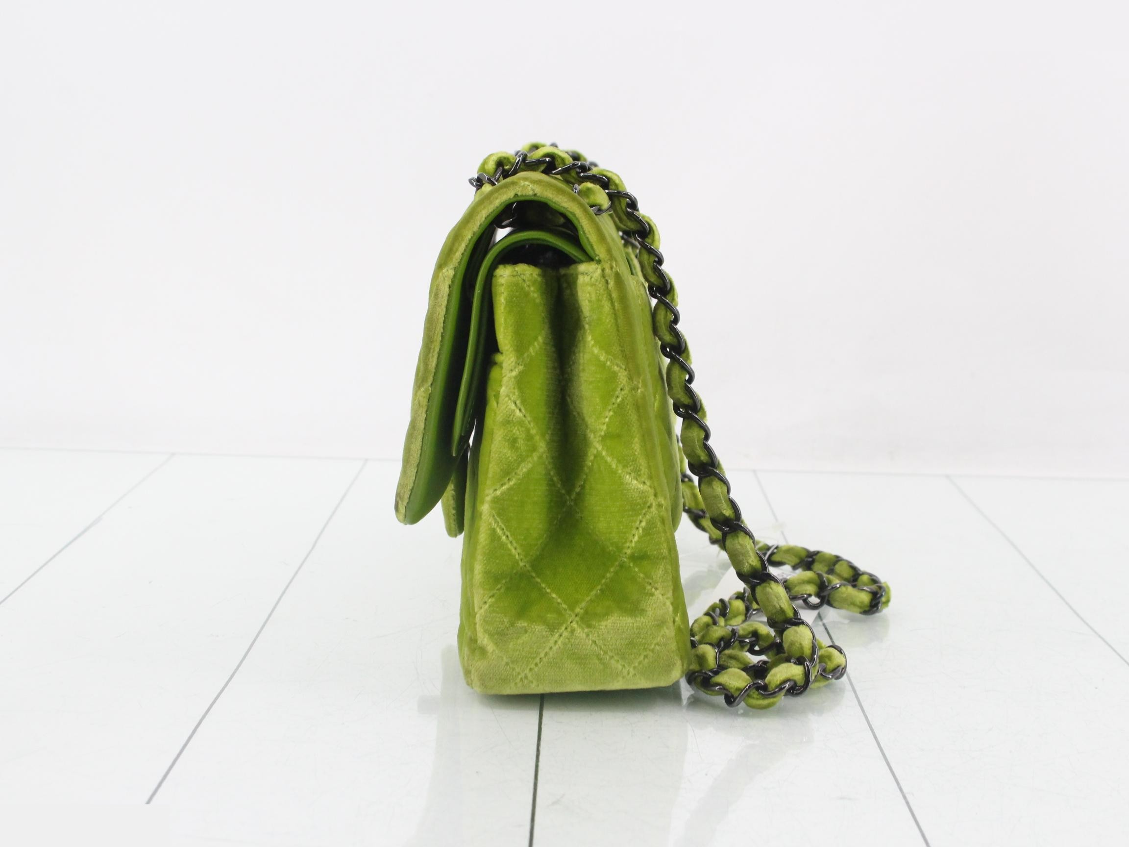 Matelassé 25 Velvet Double Flap Double Chain Shoulder Bag — view 3