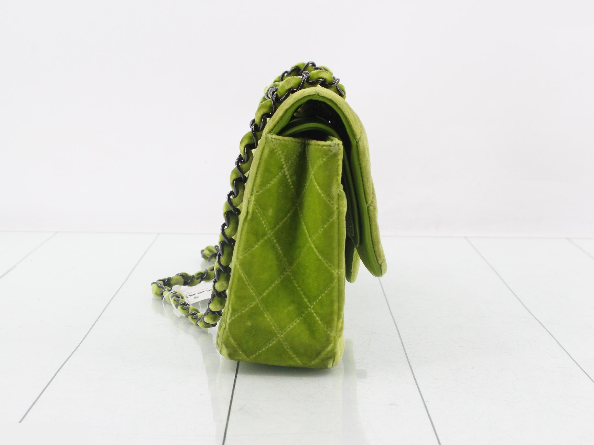 Matelassé 25 Velvet Double Flap Double Chain Shoulder Bag — view 4