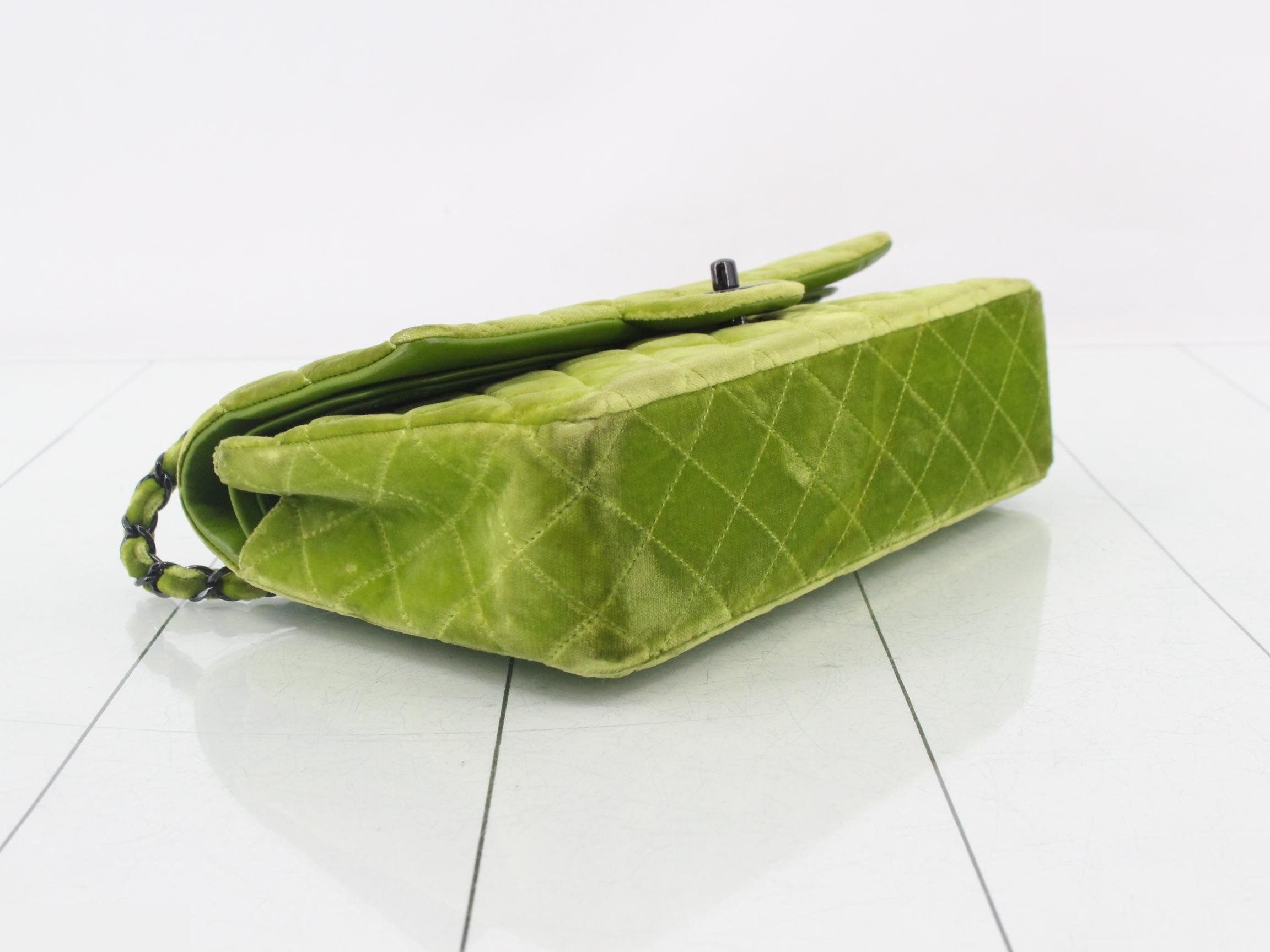 Matelassé 25 Velvet Double Flap Double Chain Shoulder Bag — view 5