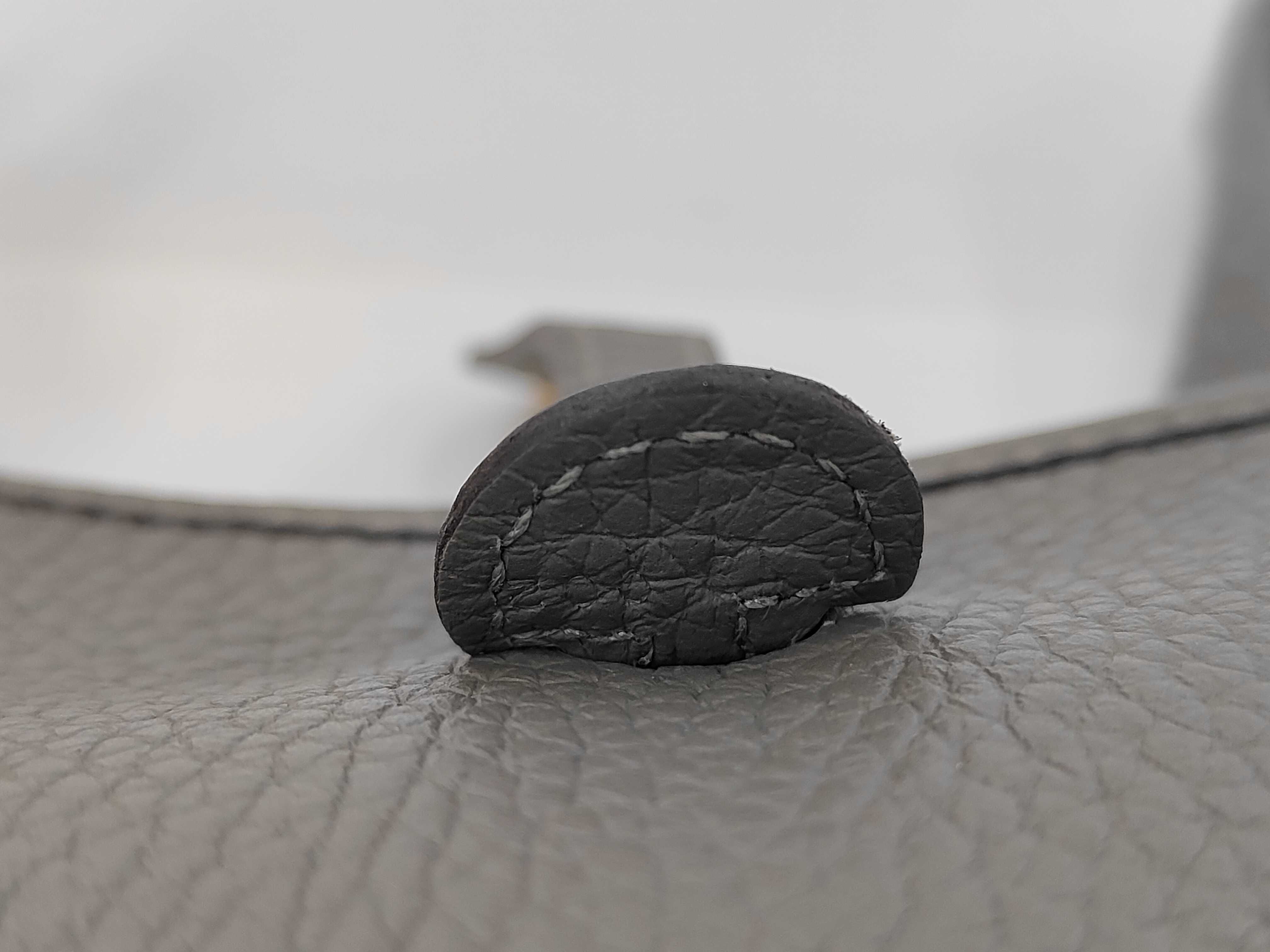 Evelyne Grey B Shoulder Bag — view 12