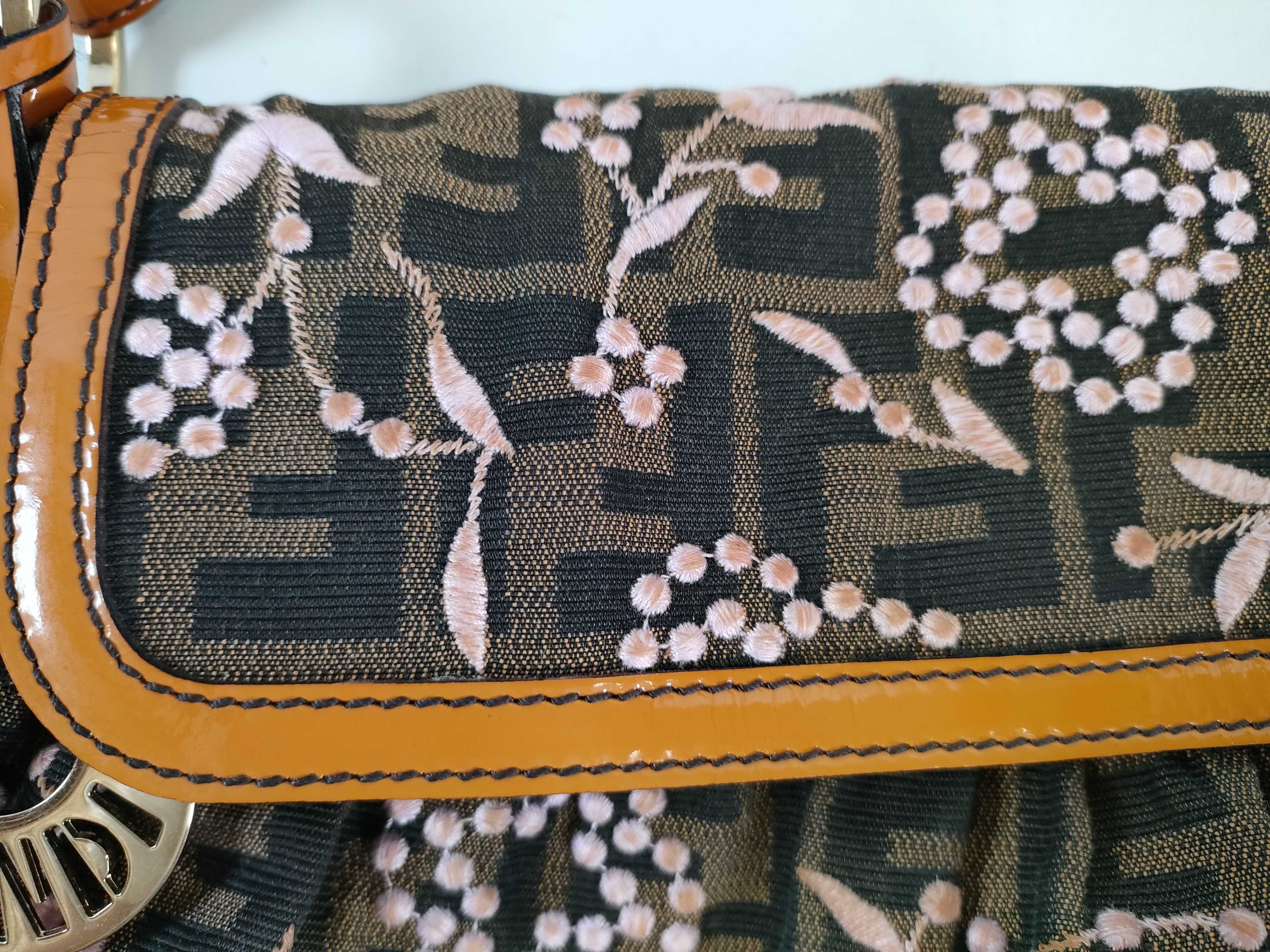 ZUCCa Canvas & Leather Shoulder Bag Brown 8BR445 Flower Shoulder Bag — view 13