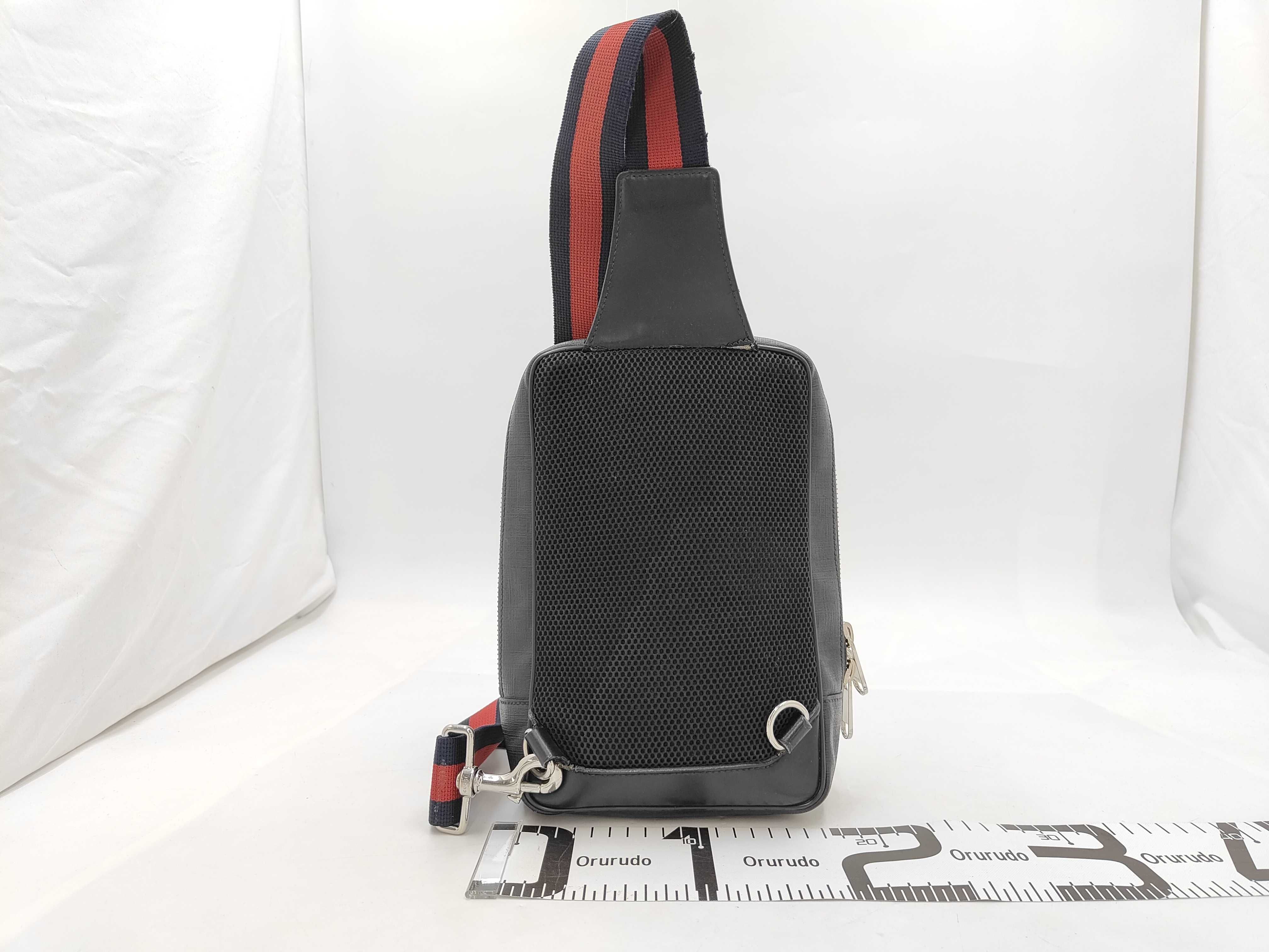 GG Supreme Shoulder Bag — view 2