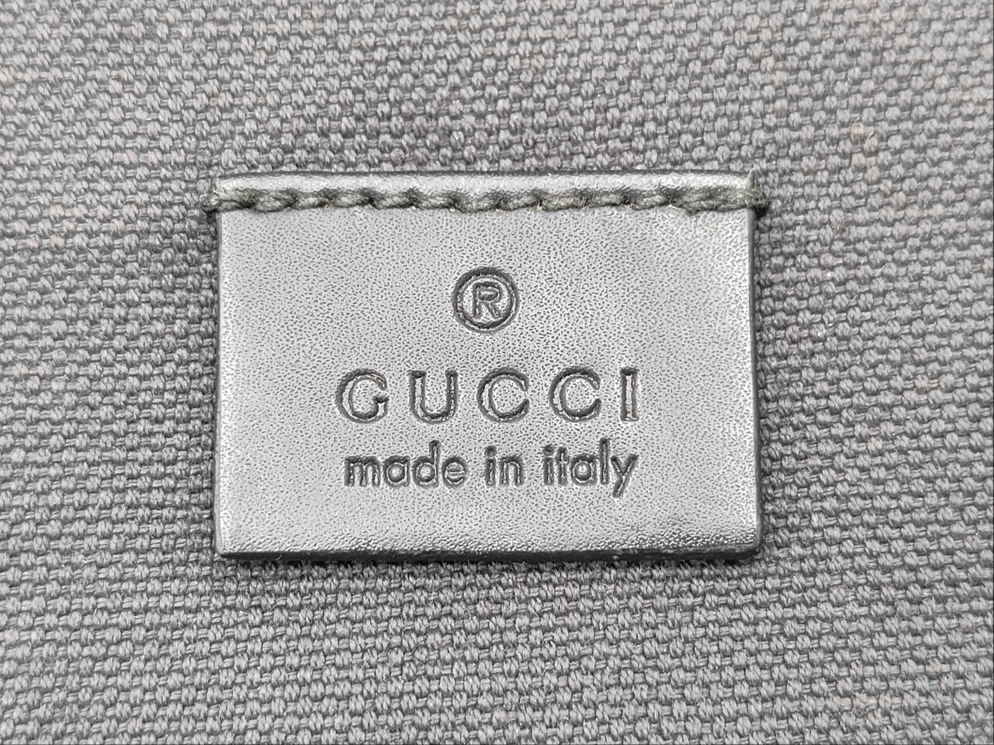 GG Supreme Shoulder Bag — view 14