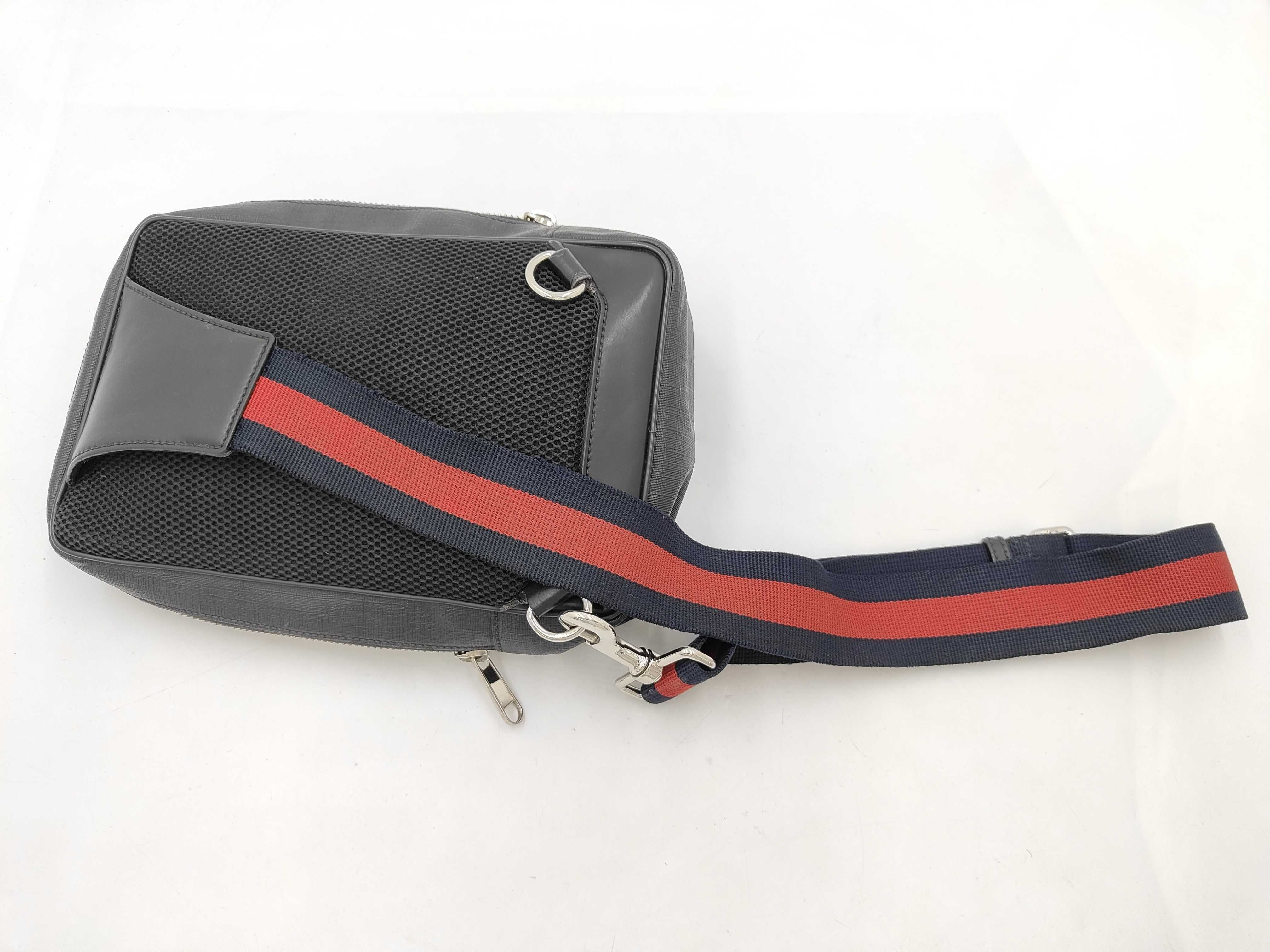 GG Supreme Shoulder Bag — view 10