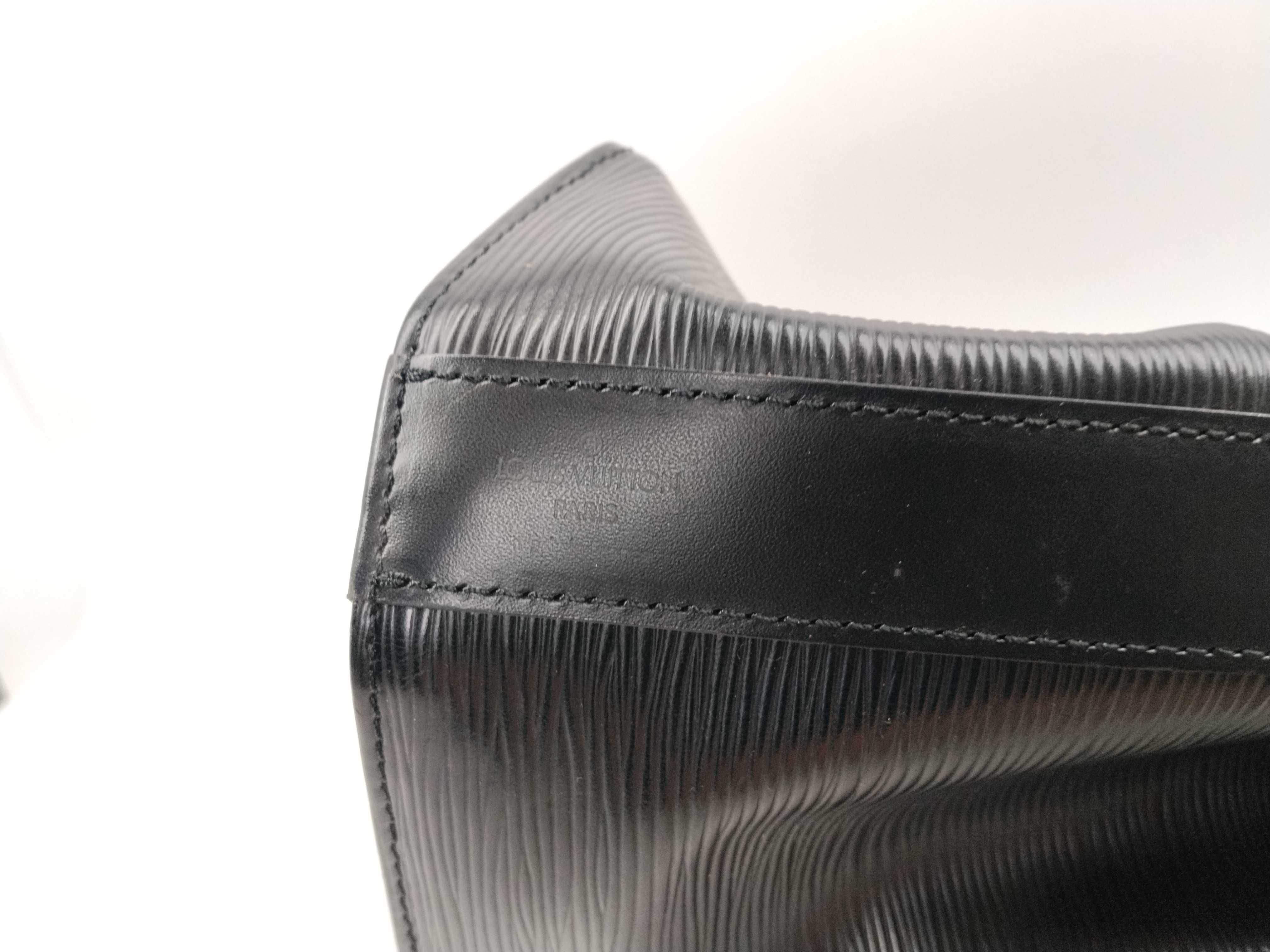 Epi Sac Depaule Shoulder Bag — view 5