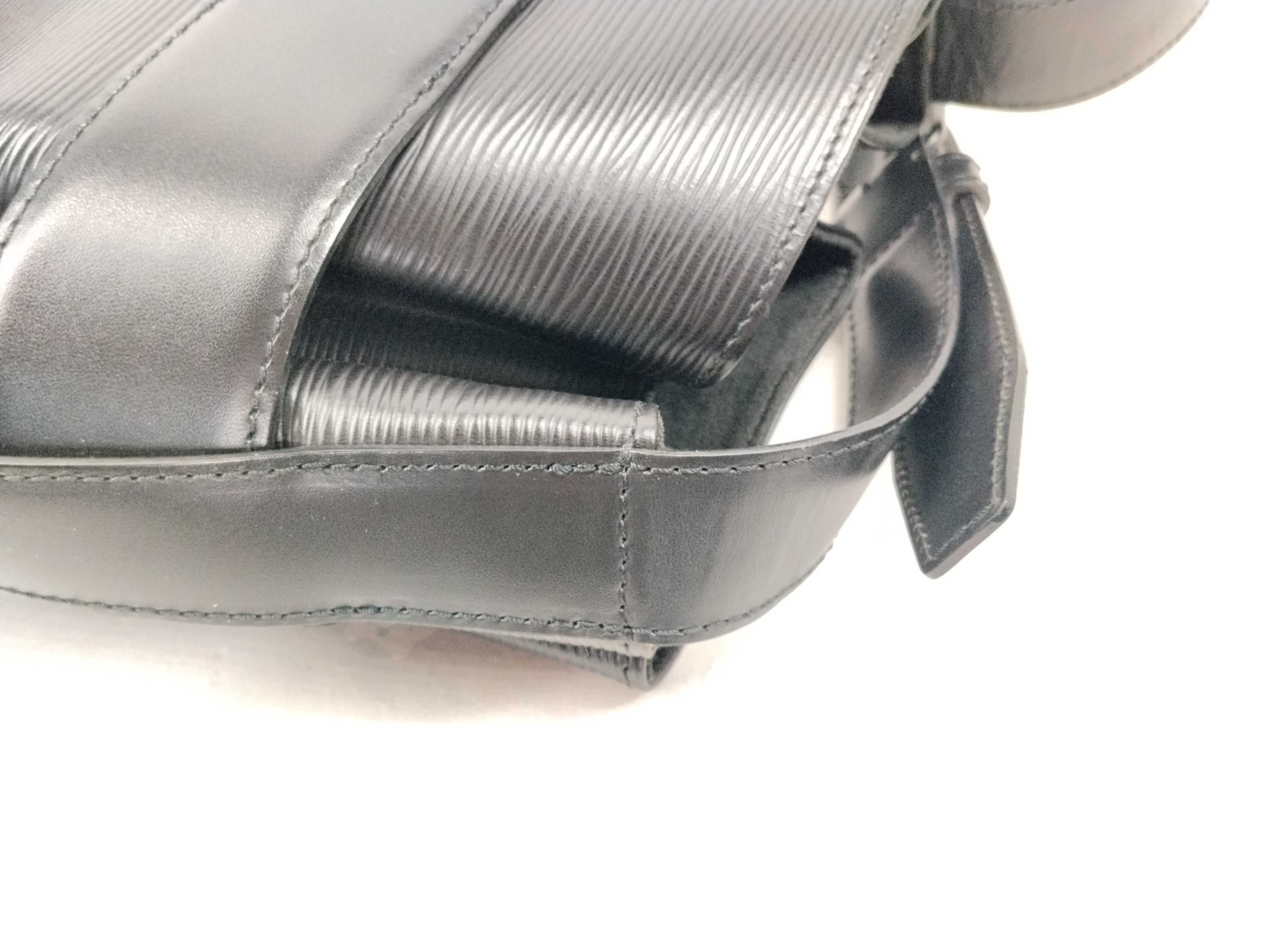 Epi Sac Depaule Shoulder Bag — view 6