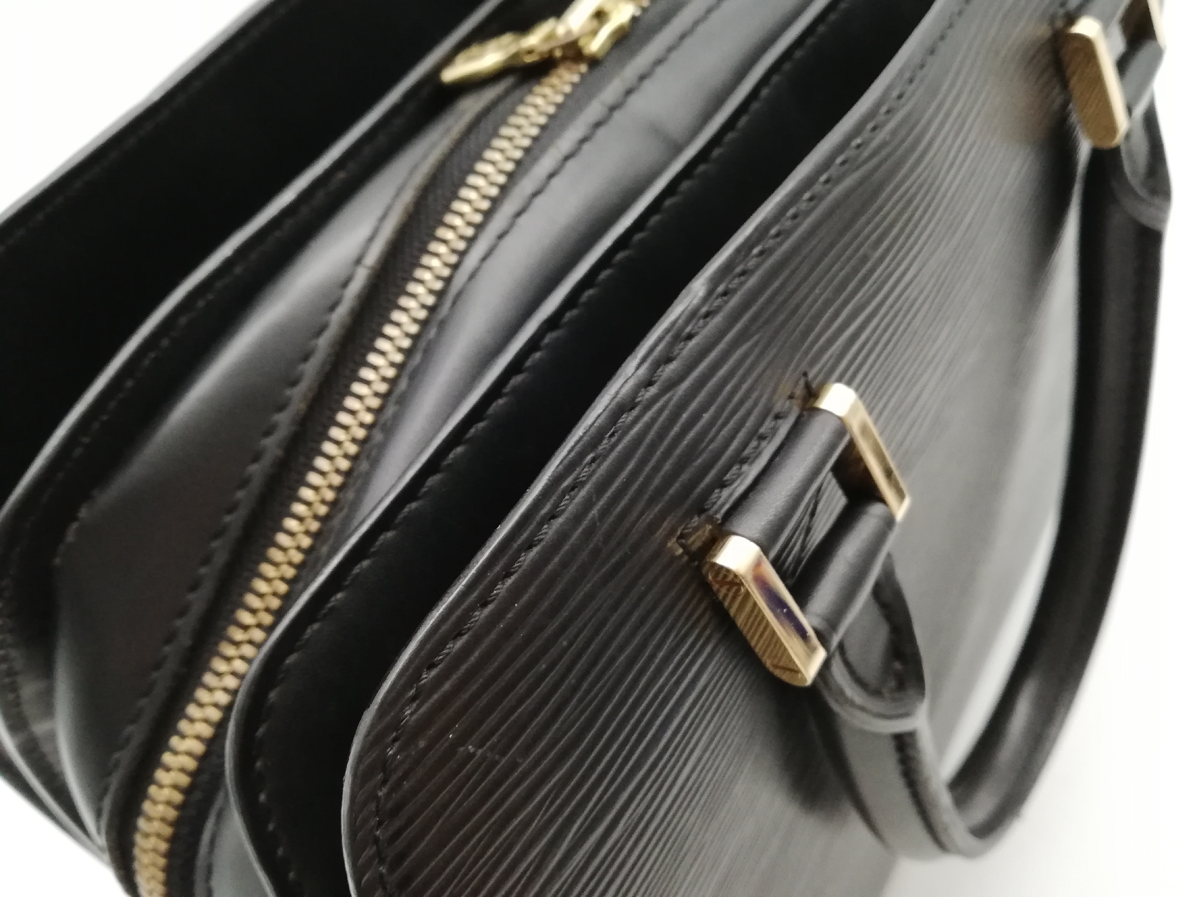 Epi Pont Neuf Noir M52052 Handbag — view 11