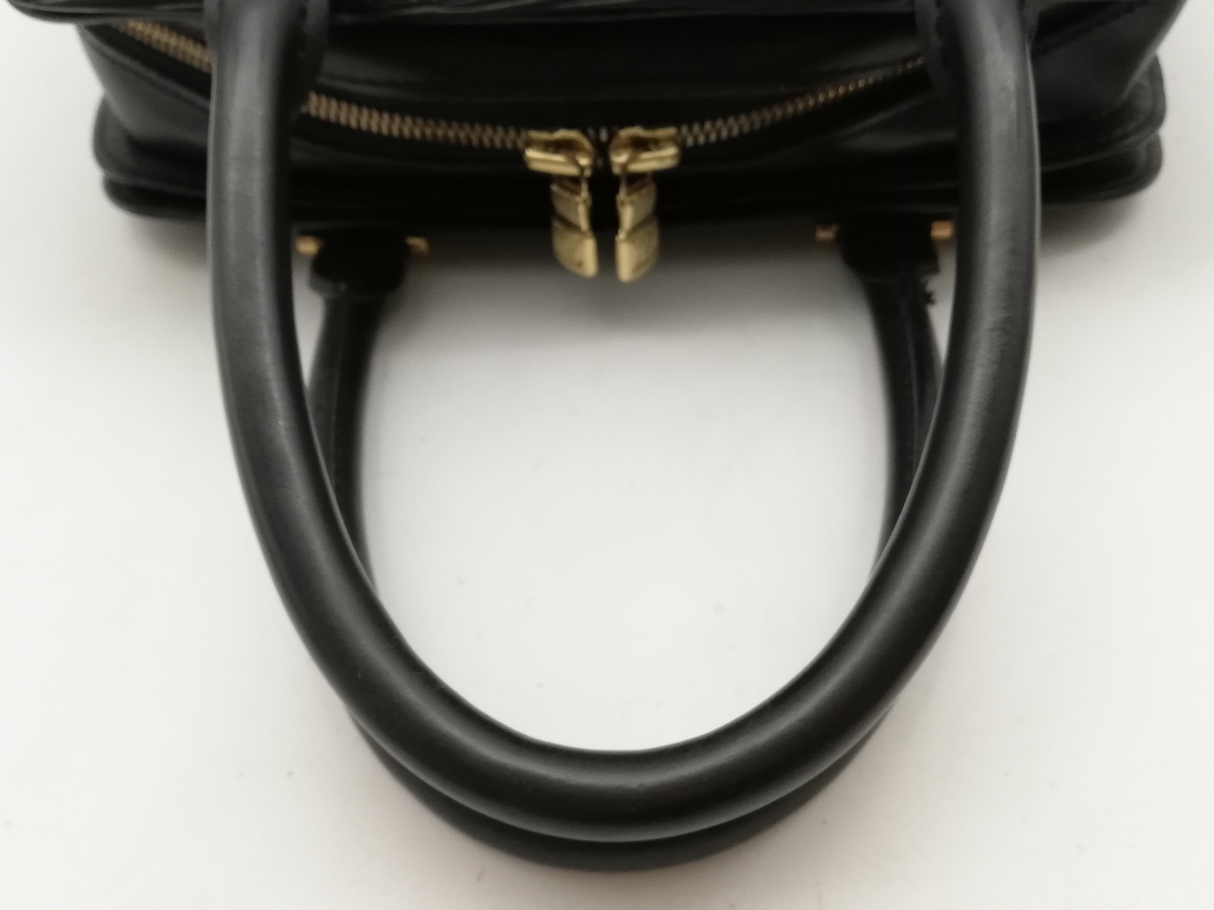 Epi Pont Neuf Noir M52052 Handbag — view 6