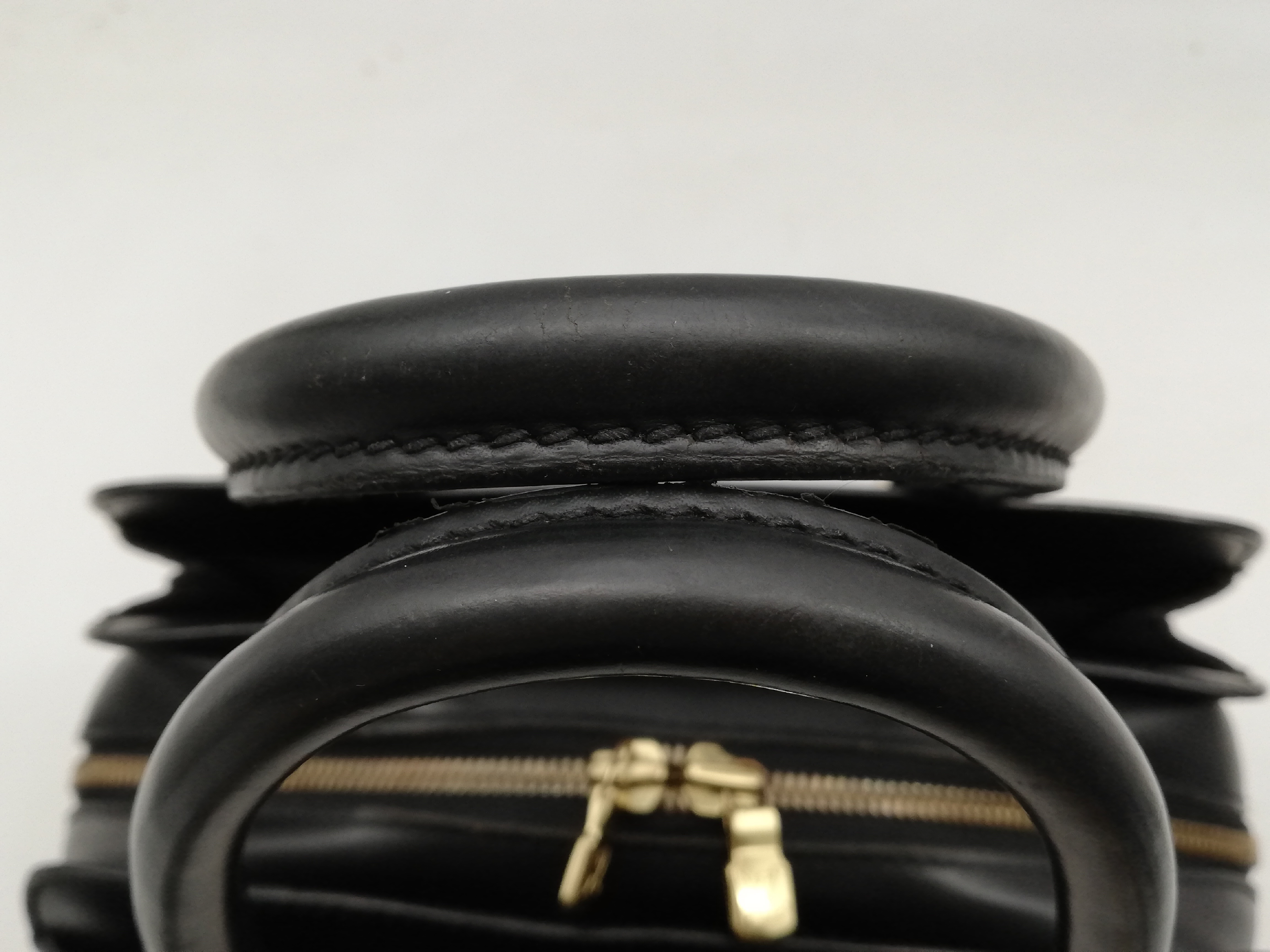 Epi Pont Neuf Noir M52052 Handbag — view 10
