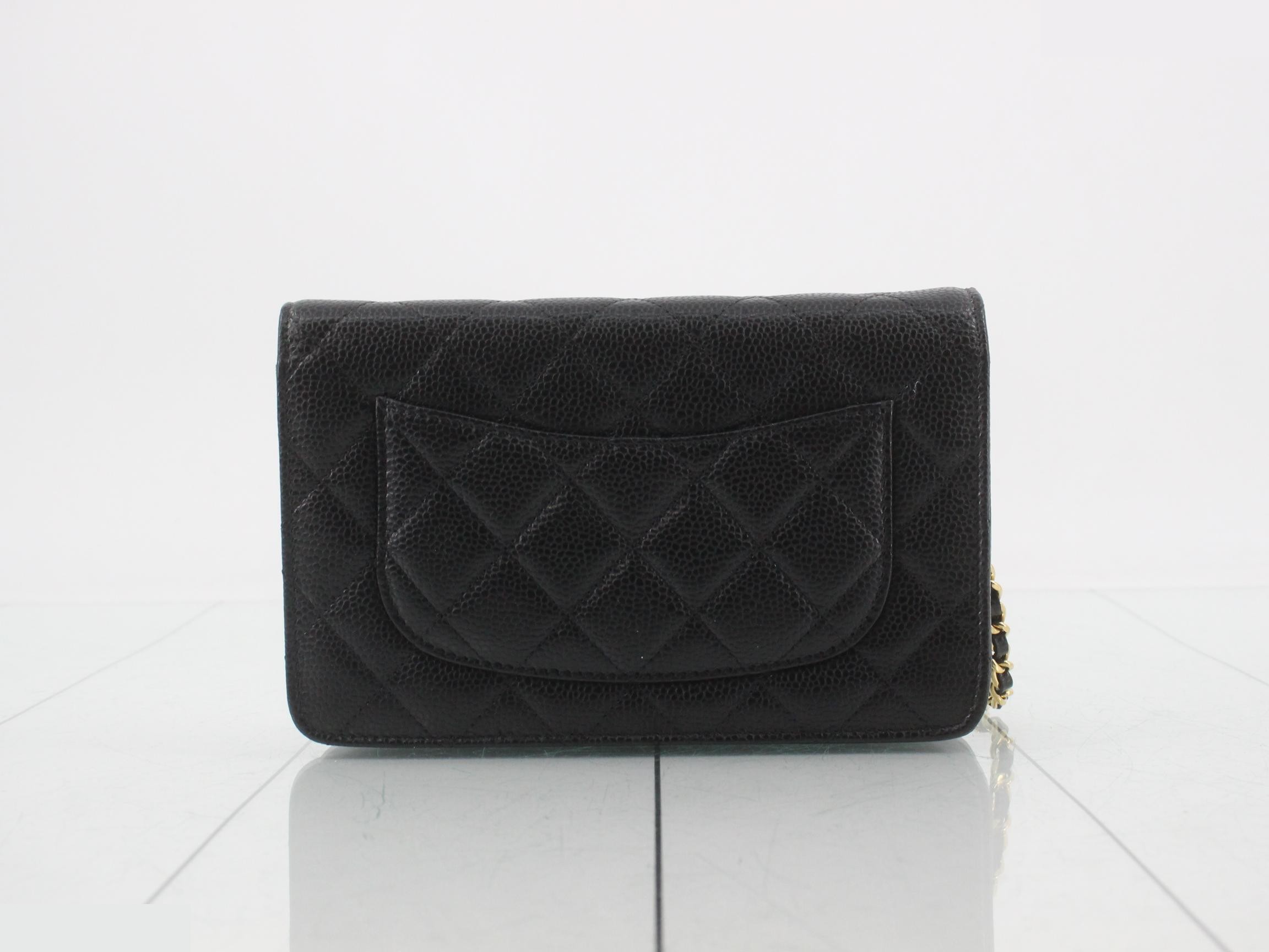 A33814 Matelassé Chain Wallet, Caviar Leather, Black x Gold — view 2