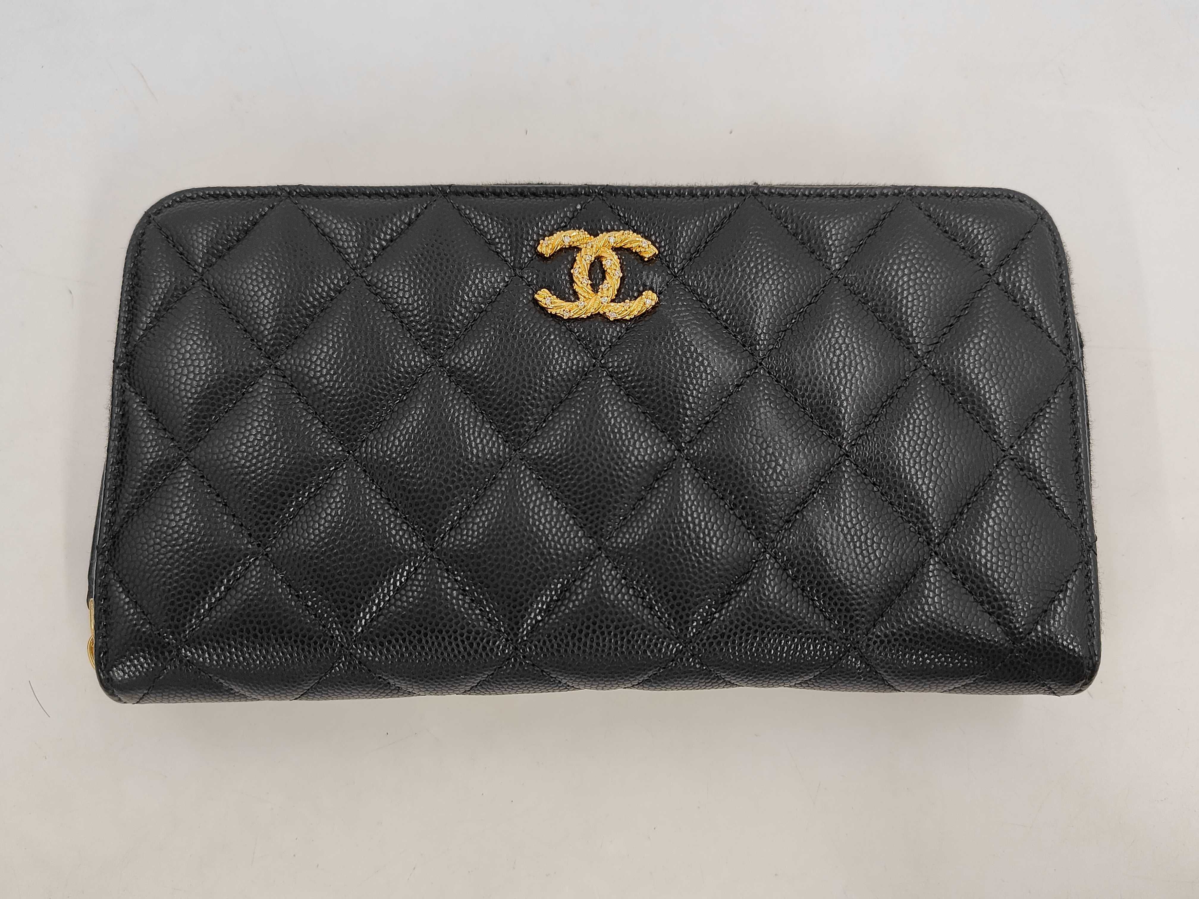 Caviar Skin Matelassé Wallet Long Wallet