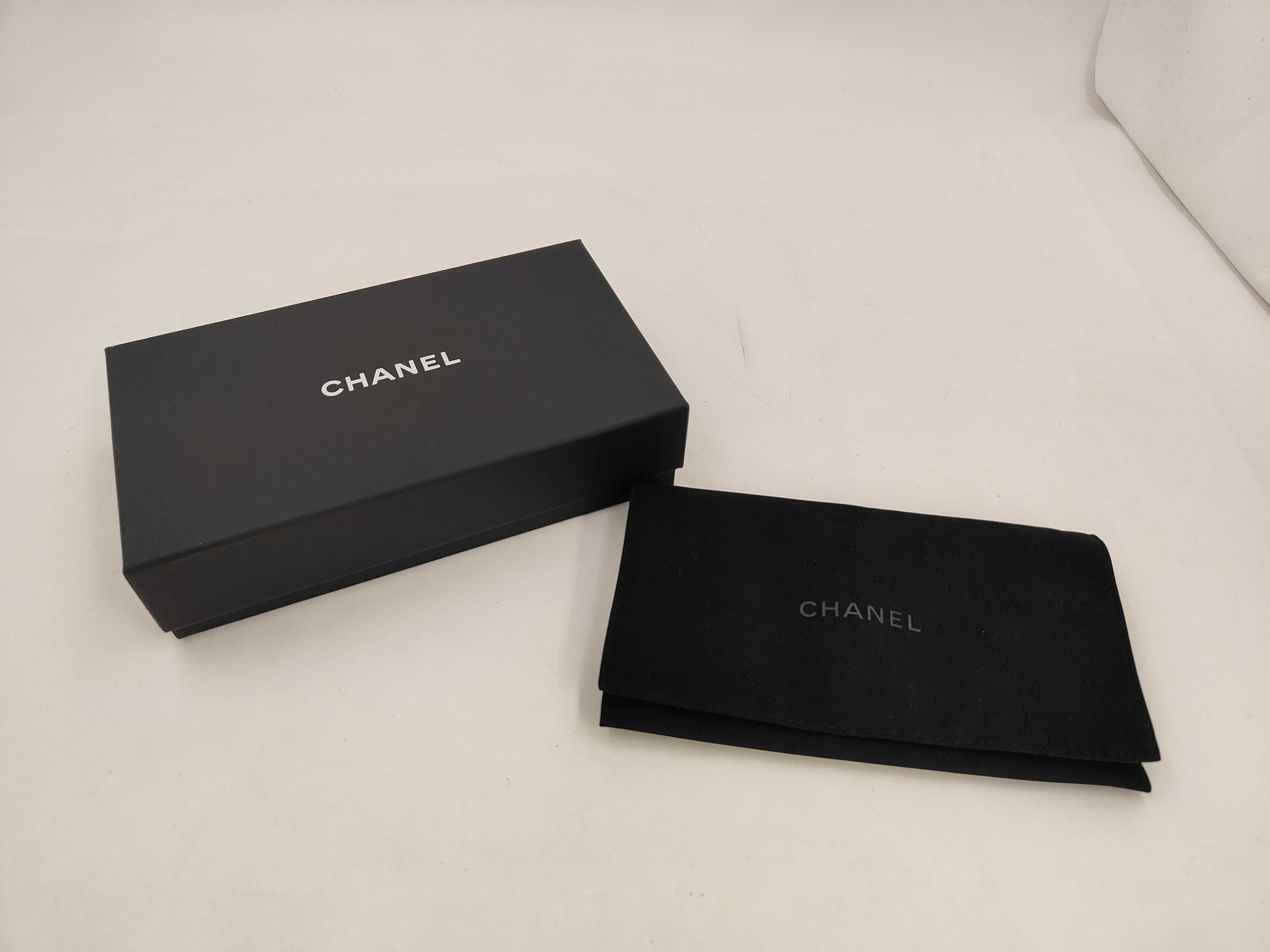 Caviar Skin Matelassé Wallet Long Wallet — view 8