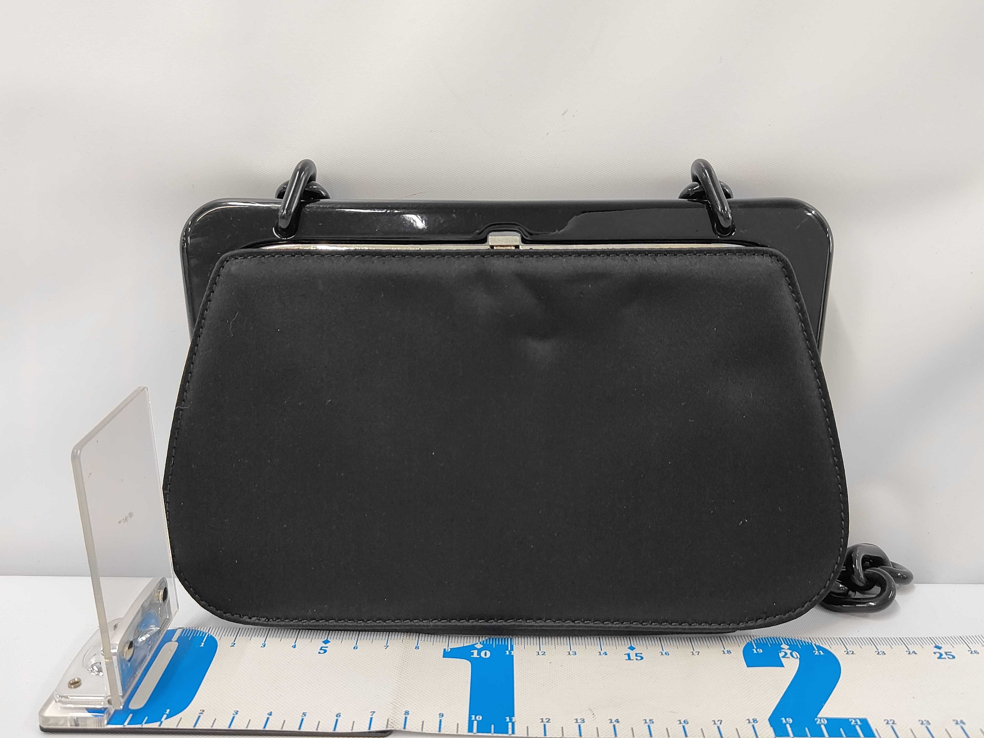 leather coin purse with chain strap shoulder bag — view 2