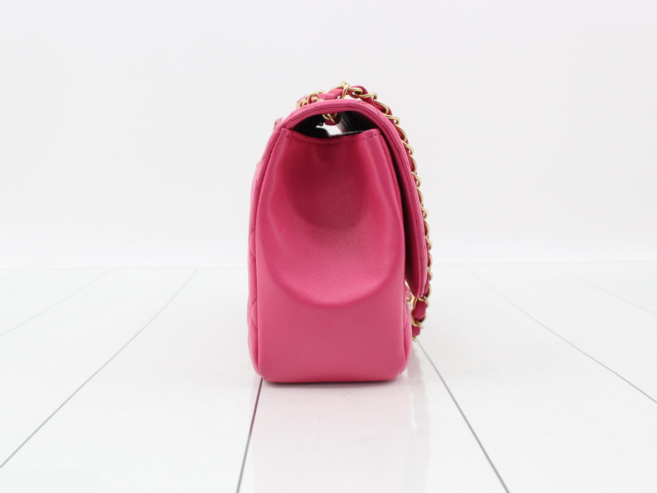 Matelassé Leather Coco Mark Chain Shoulder Bag — view 4