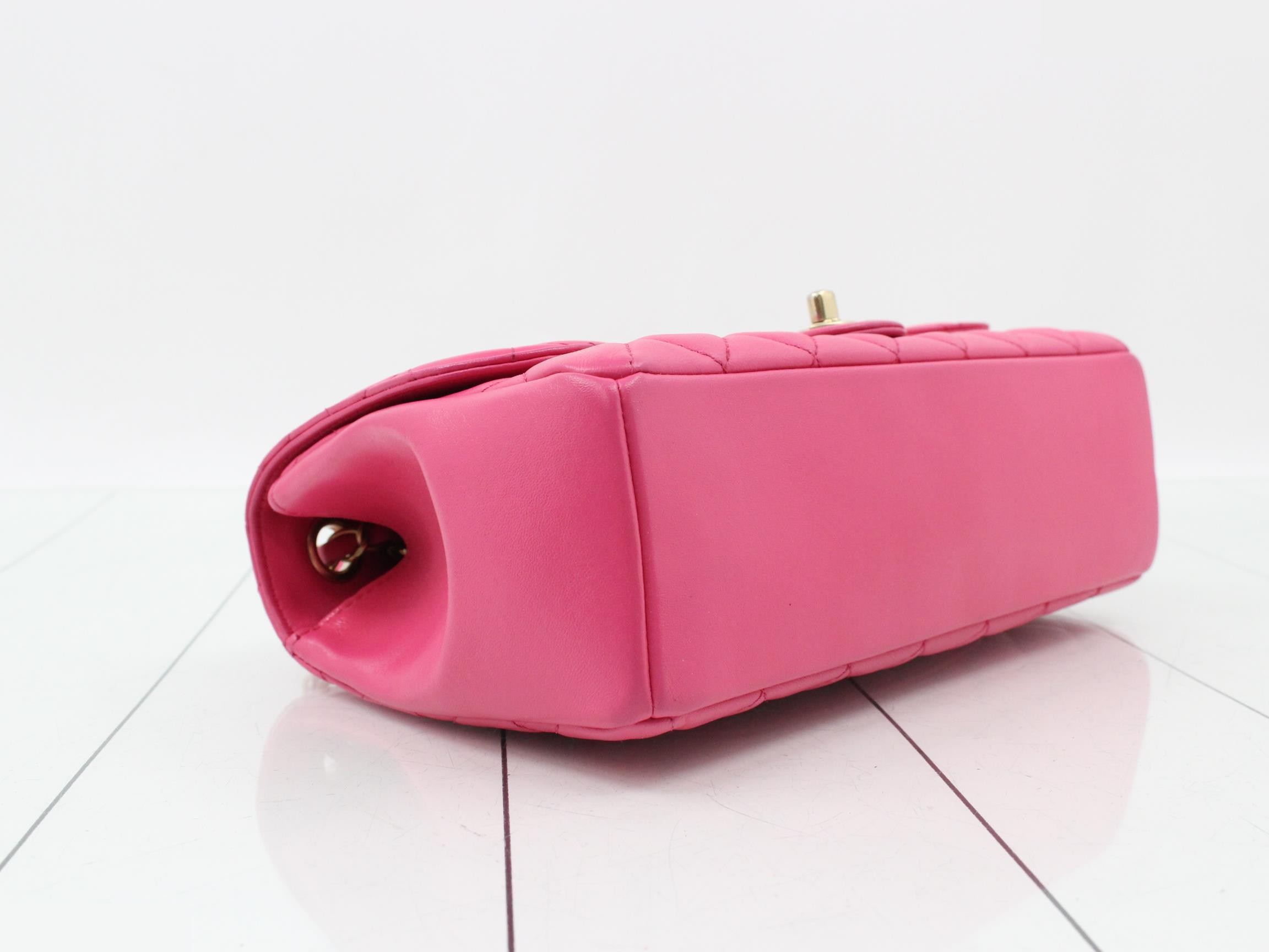 Matelassé Leather Coco Mark Chain Shoulder Bag — view 5