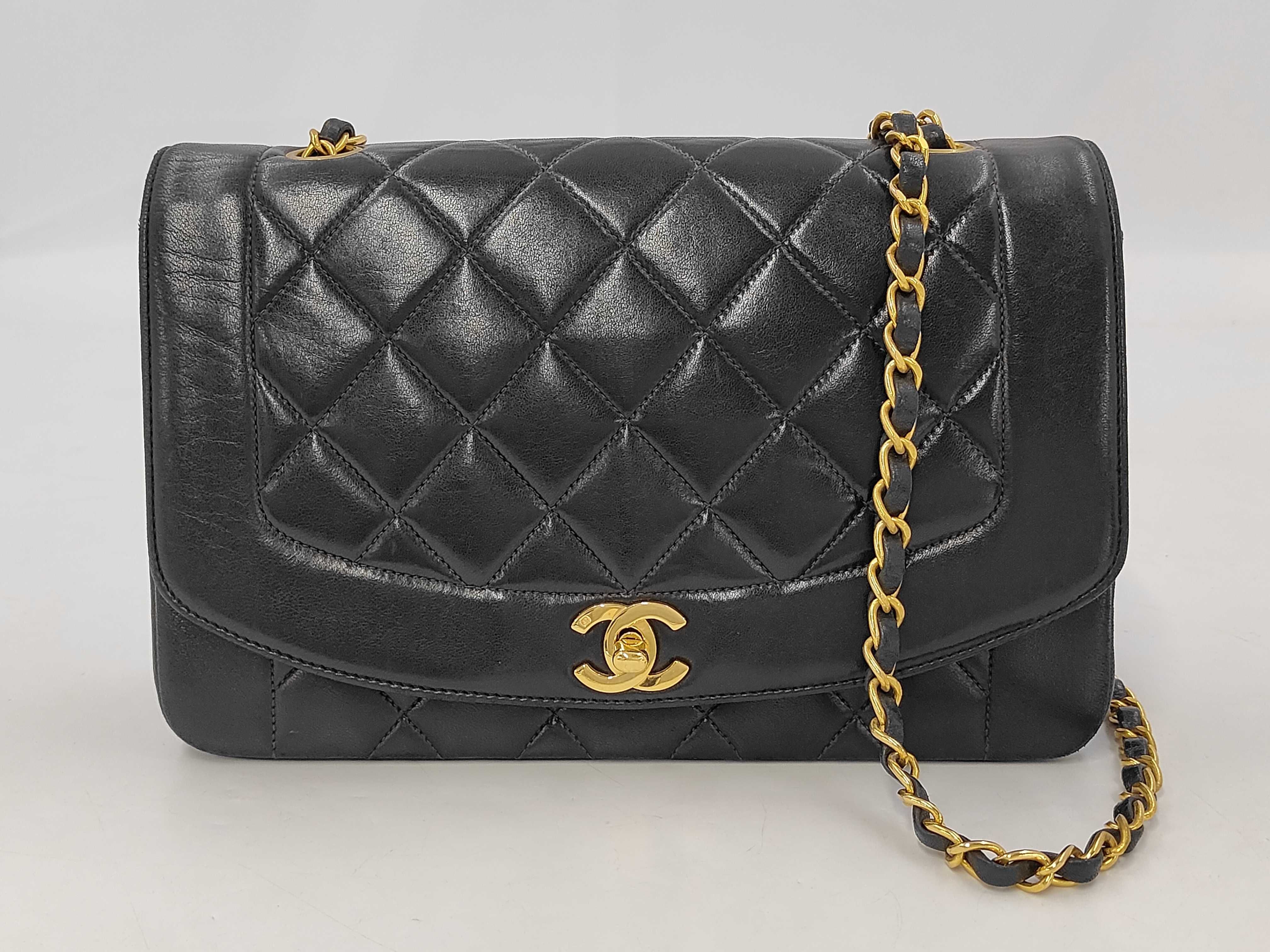 Calfskin Matelassé 25 Shoulder Bag, Lambskin, Black, Gold Hardware