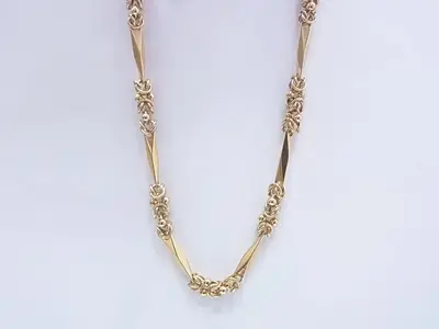 Necklace, chain approximately 44cm