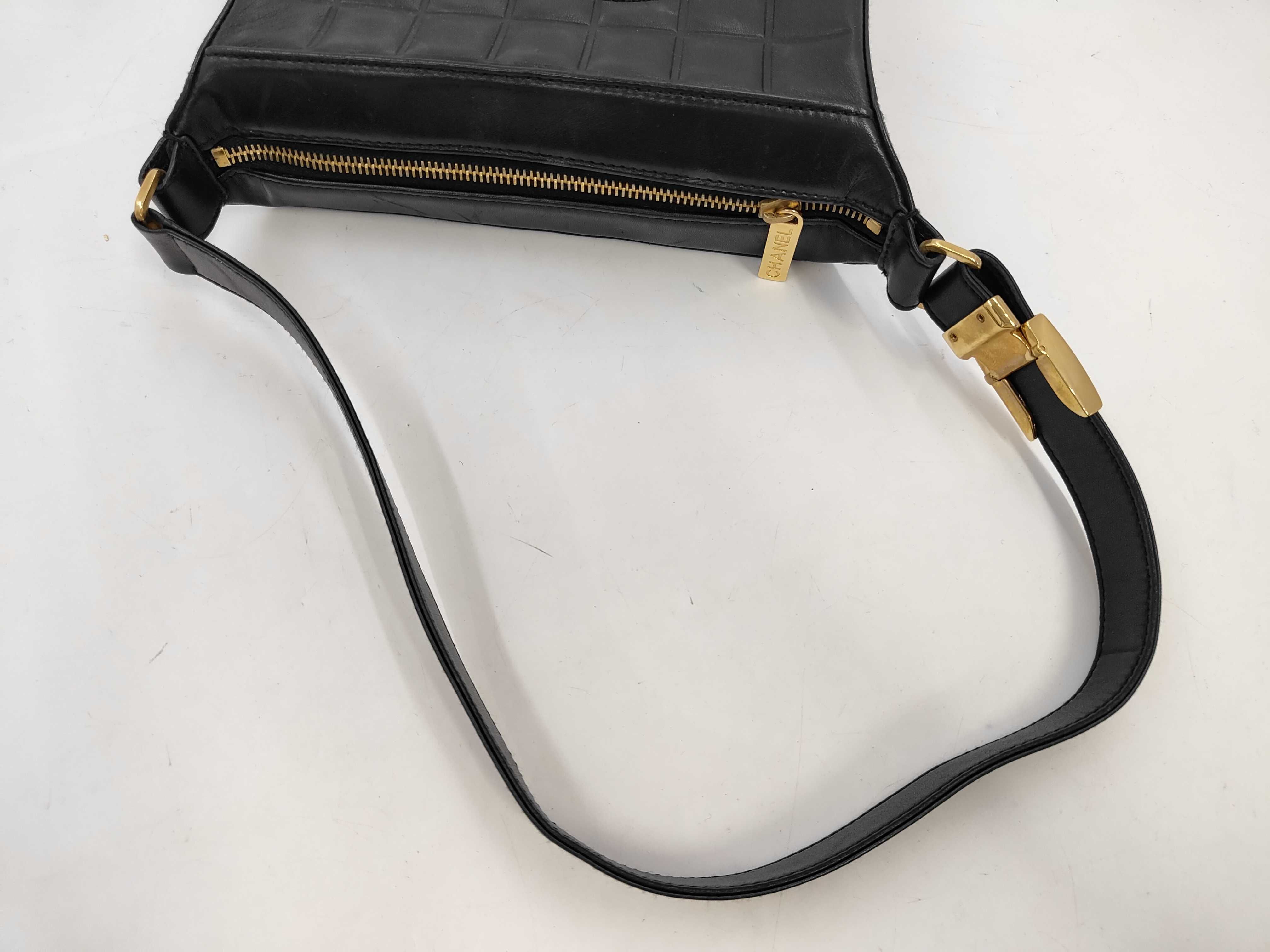 Chocolate Bar Large Coco Mark Lambskin Shoulder Bag — view 5