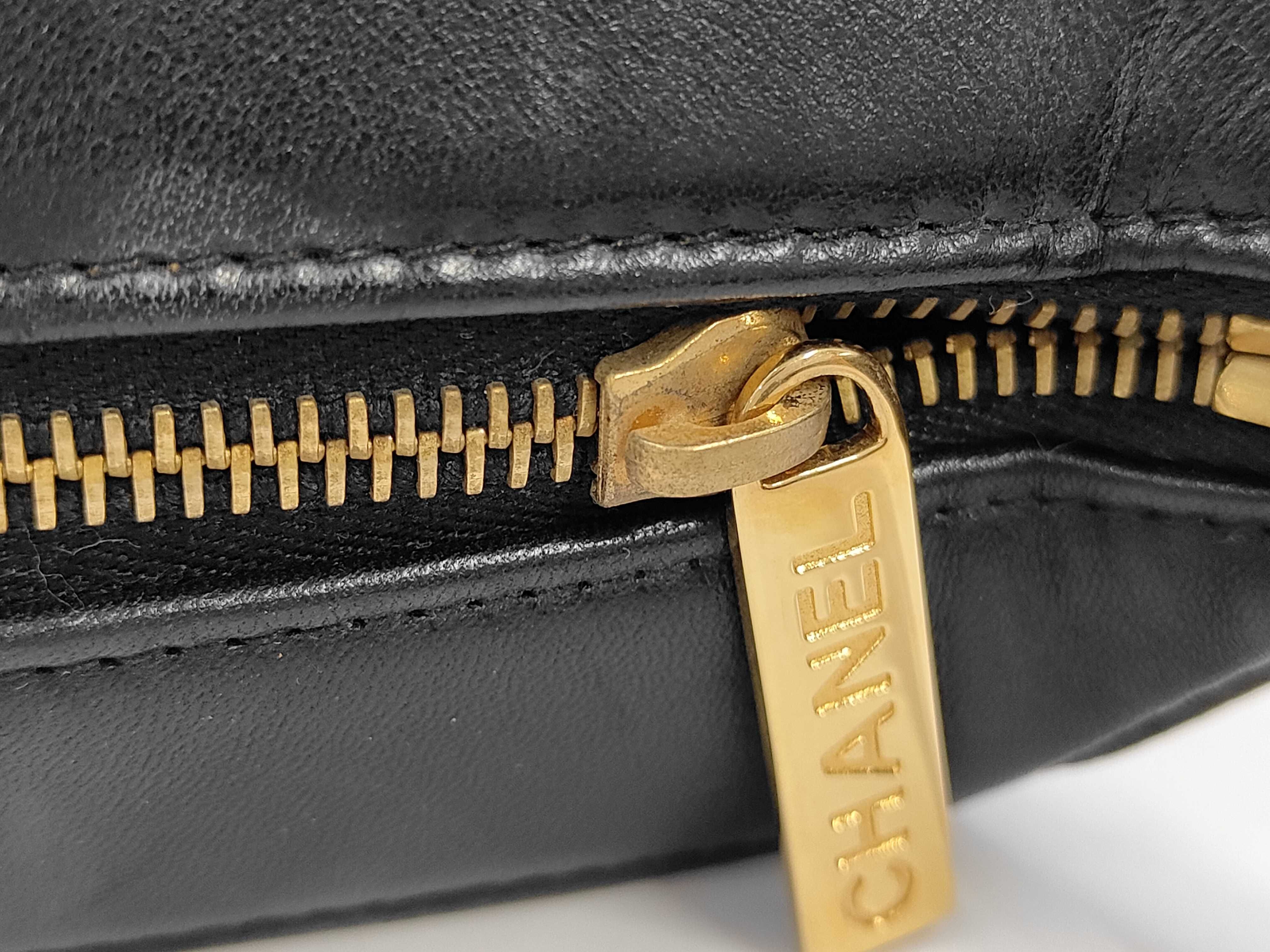 Chocolate Bar Large Coco Mark Lambskin Shoulder Bag — view 8