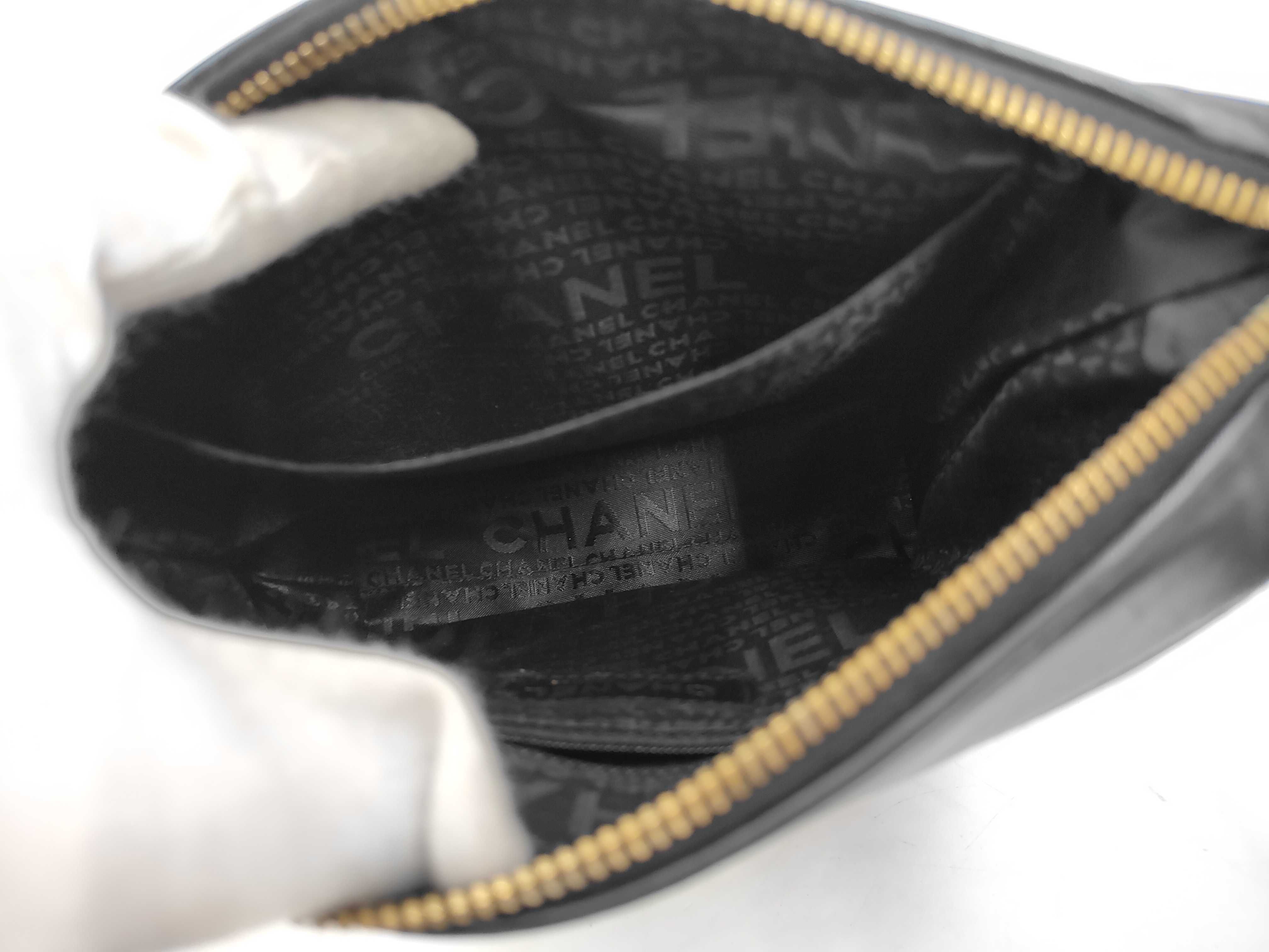 Chocolate Bar Large Coco Mark Lambskin Shoulder Bag — view 9