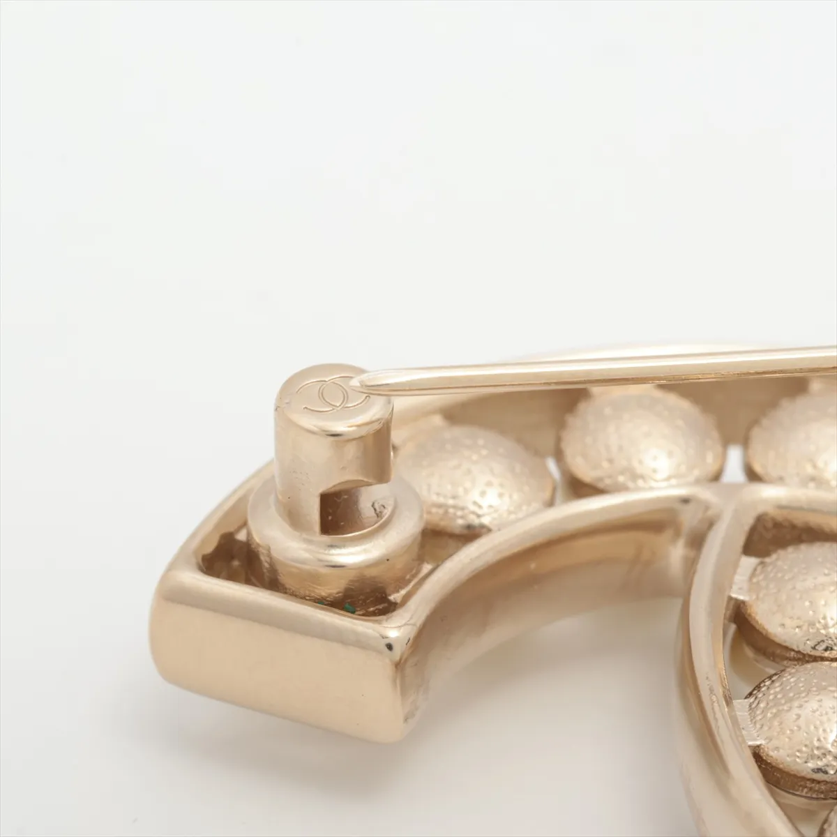 Cocomark B25V Brooch GP x Fake Pearl Gold Thread — view 3
