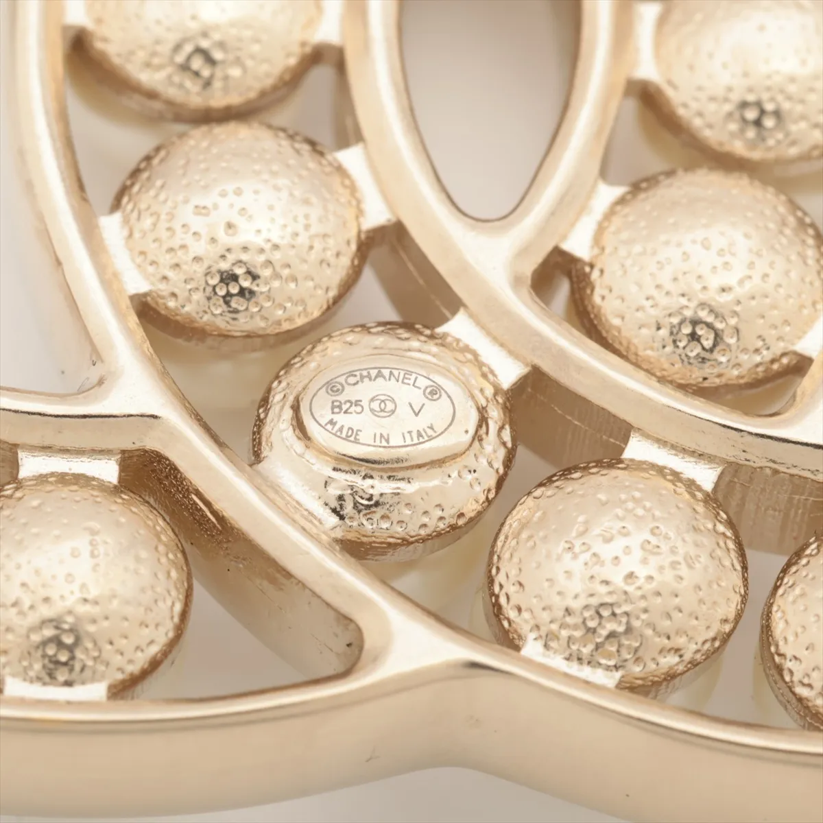 Cocomark B25V Brooch GP x Fake Pearl Gold Thread — view 4