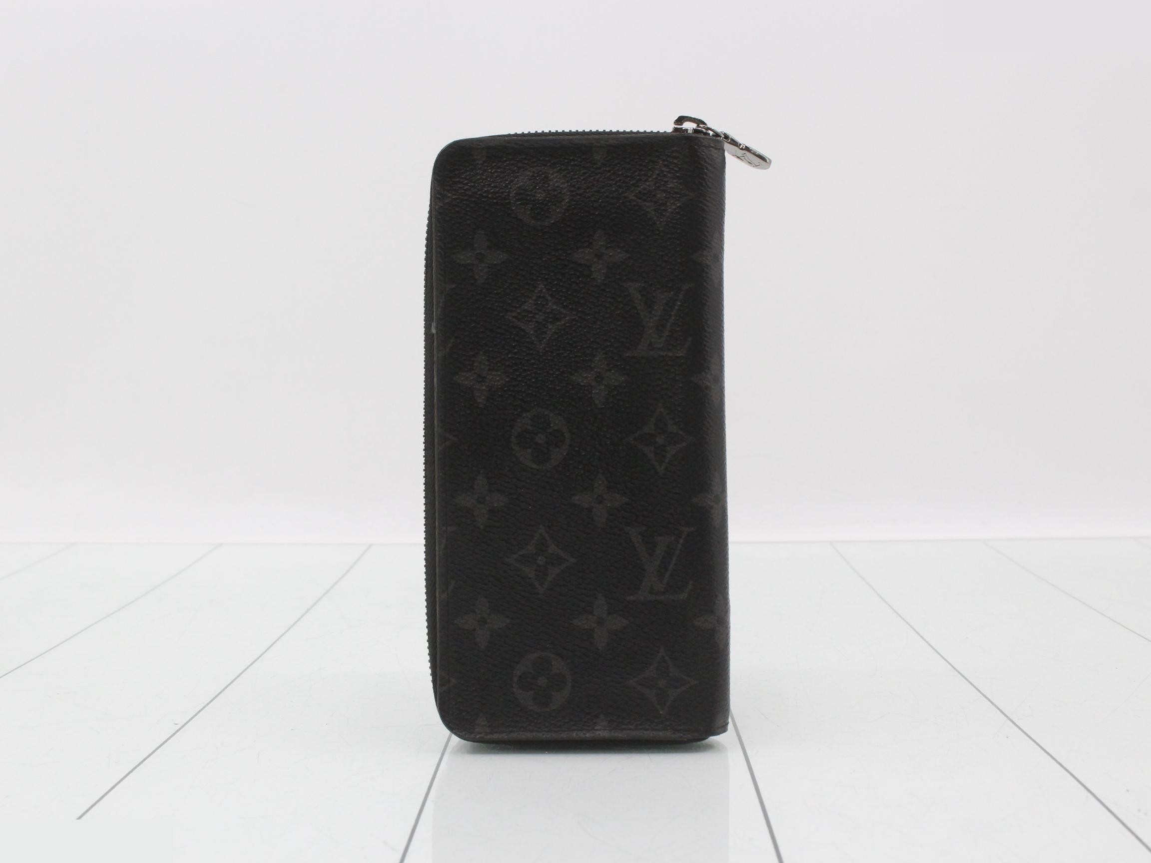 Zippy Wallet Vertical - Round Zipper Long Wallet — view 2