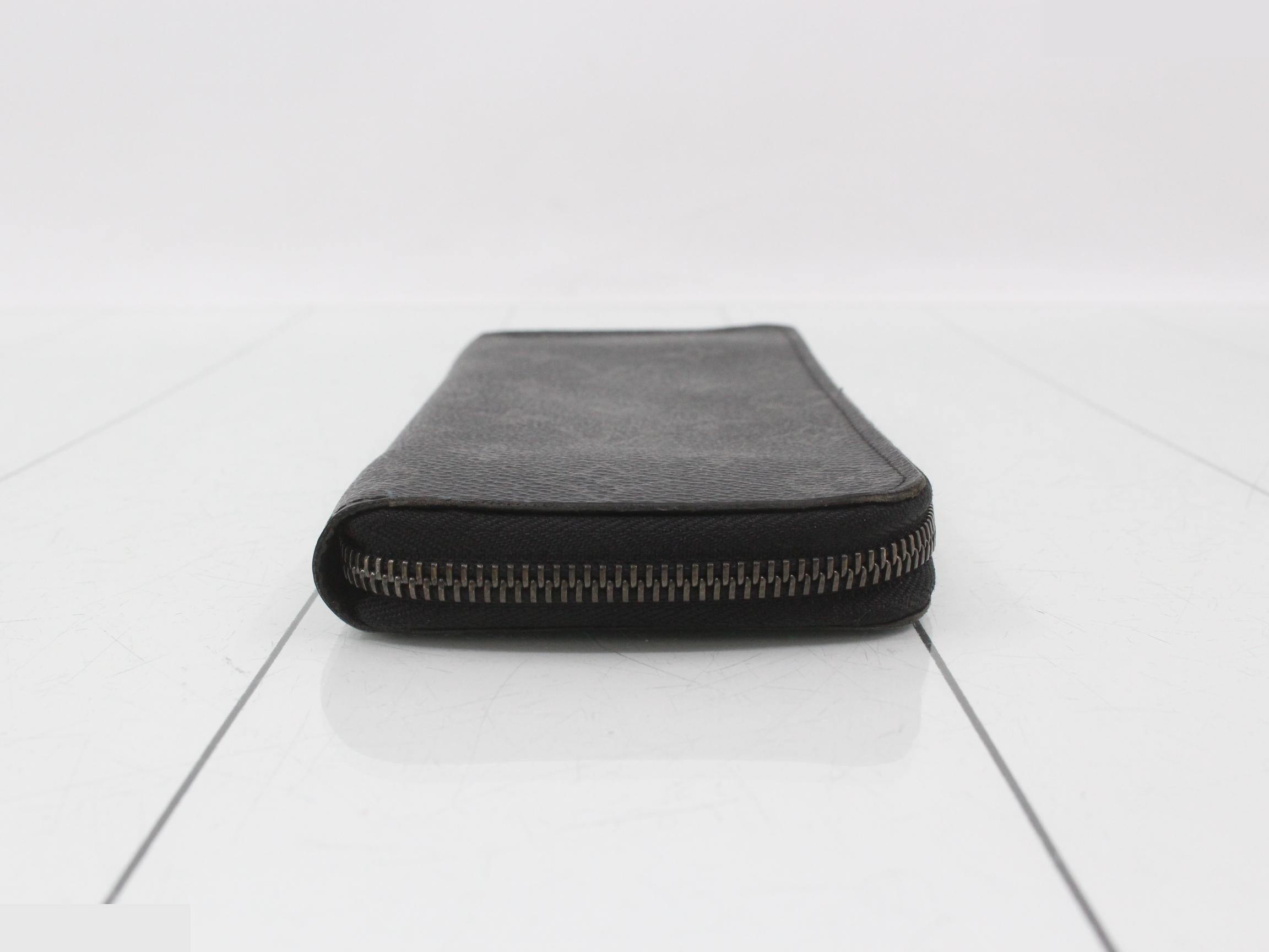 Zippy Wallet Vertical - Round Zipper Long Wallet — view 3