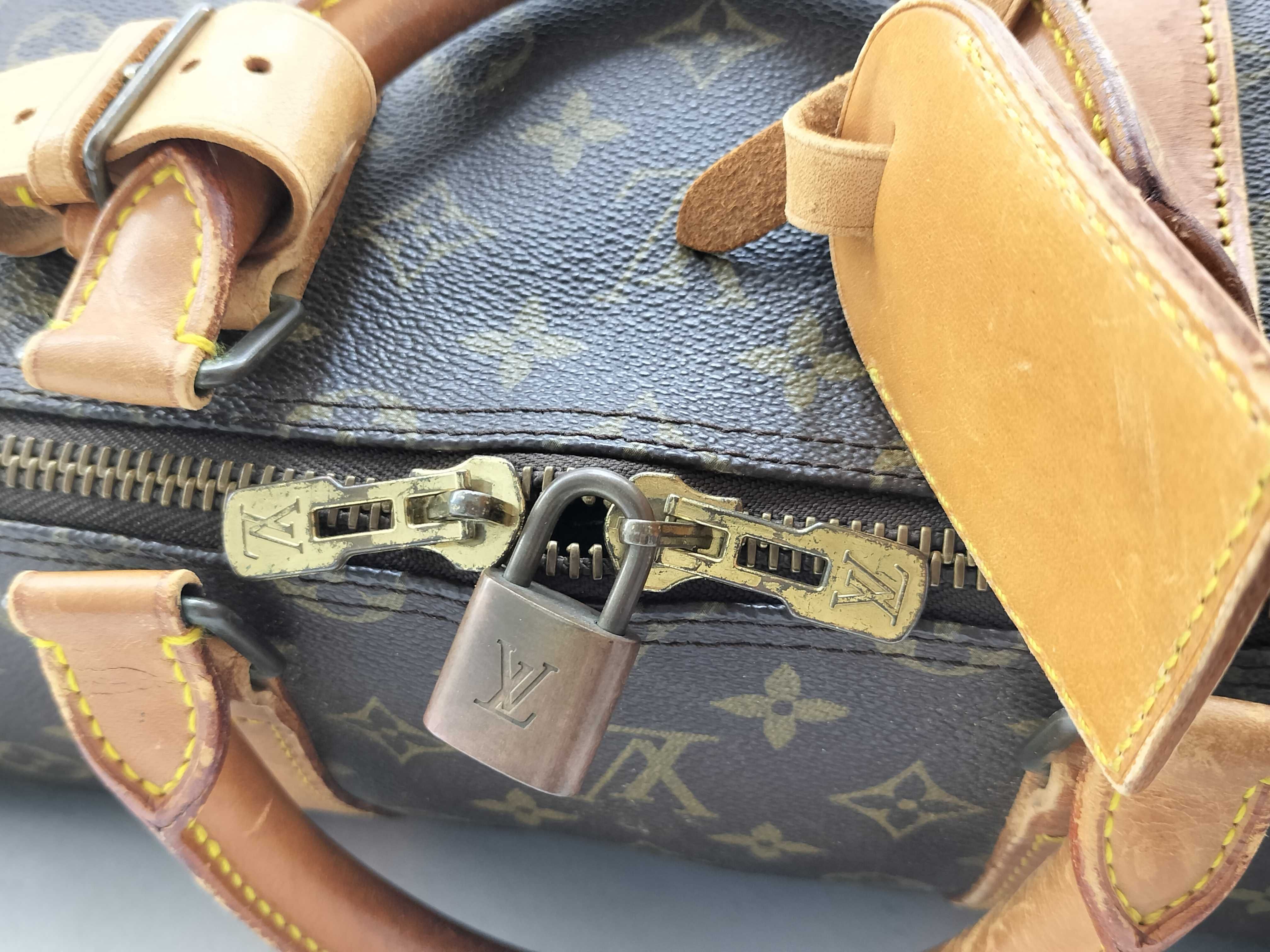 Monogram Louis Vuitton Keepall Bandoulière 55 2-way Boston Bag — view 11