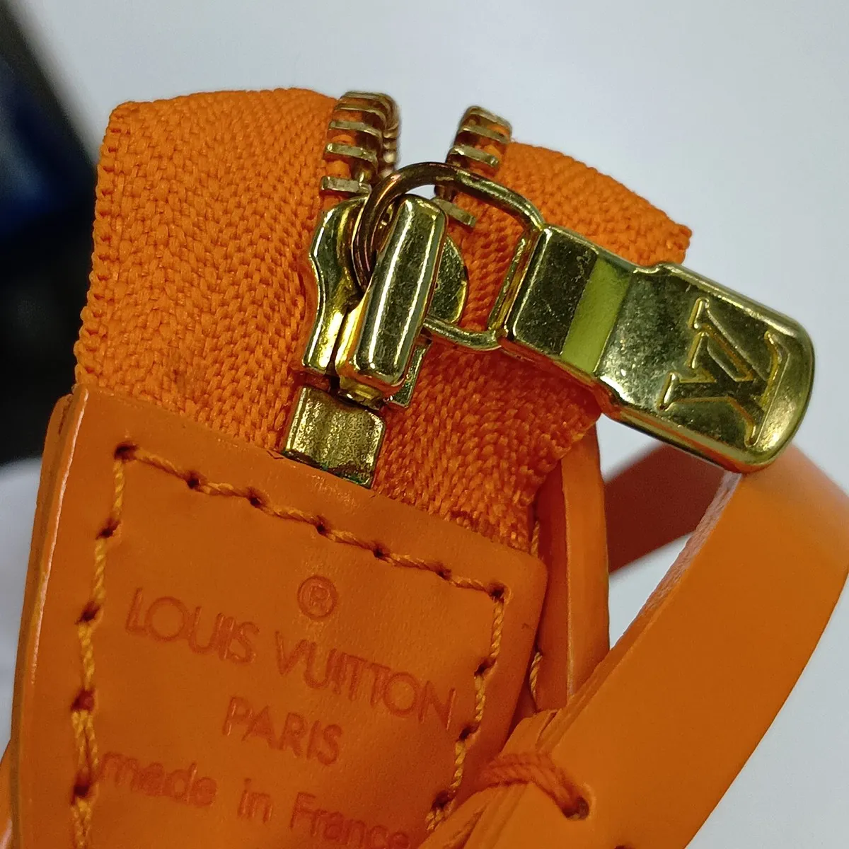 Epi Pochette Accessoires M5294H AR1013 Orange — view 11