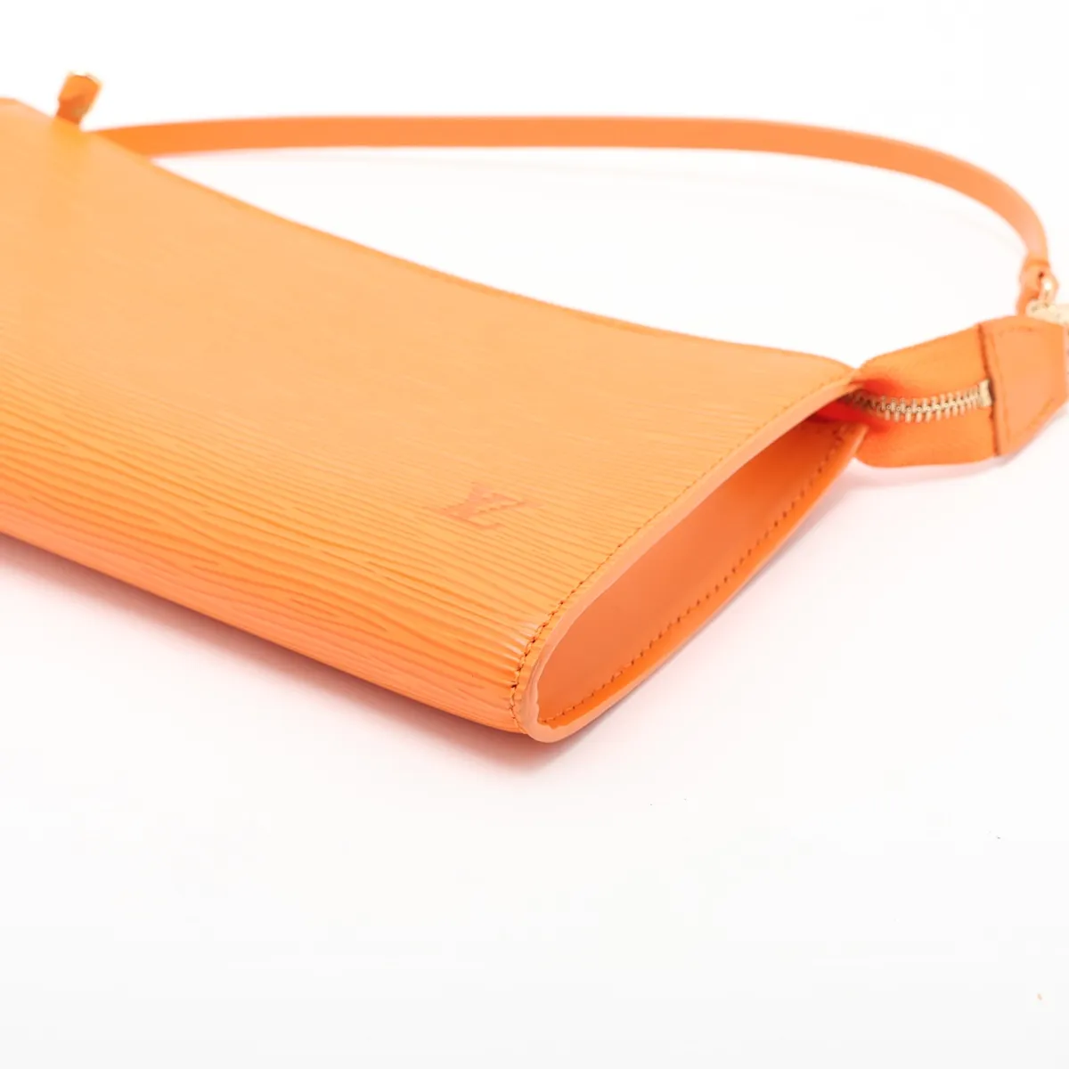 Epi Pochette Accessoires M5294H AR1013 Orange — view 3