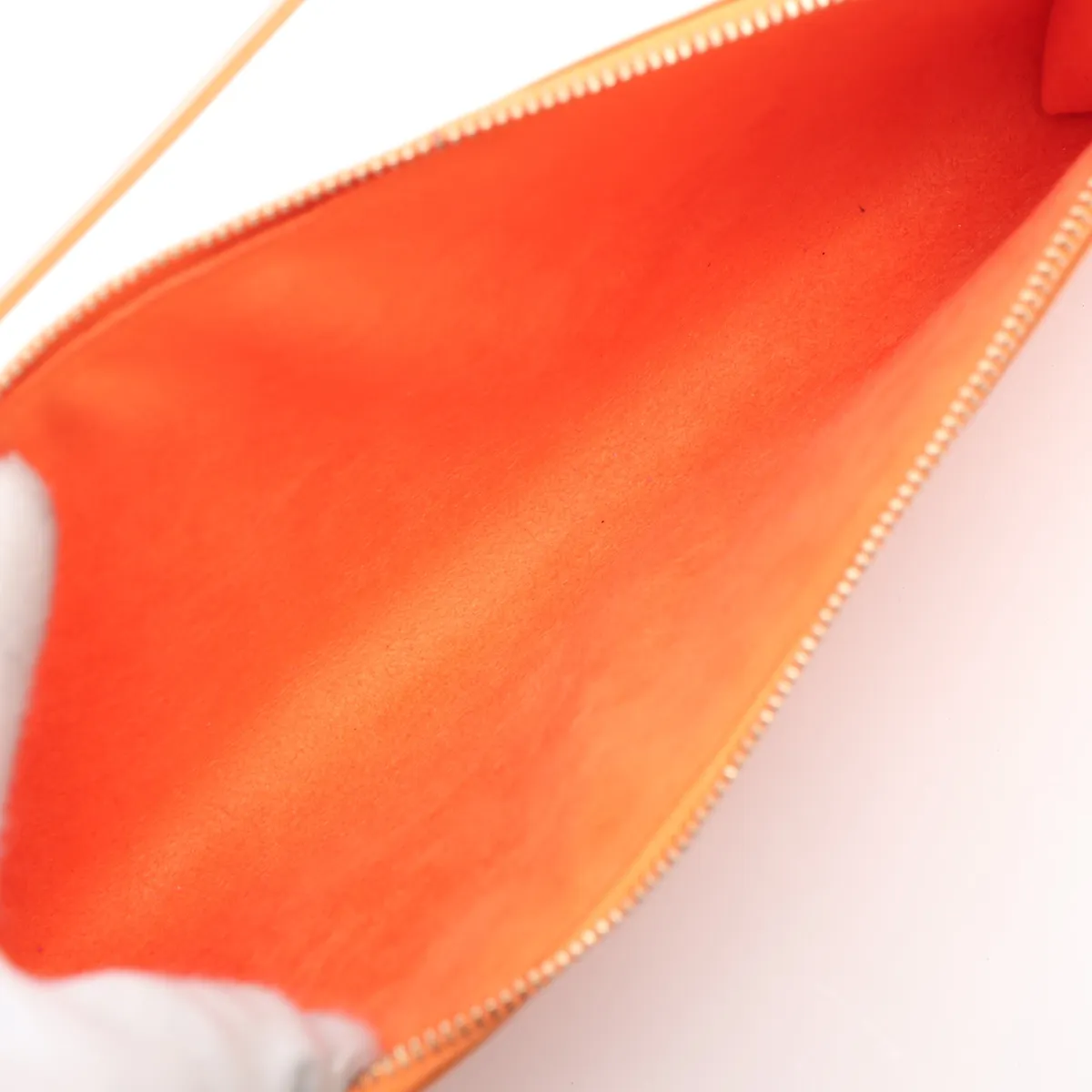 Epi Pochette Accessoires M5294H AR1013 Orange — view 7