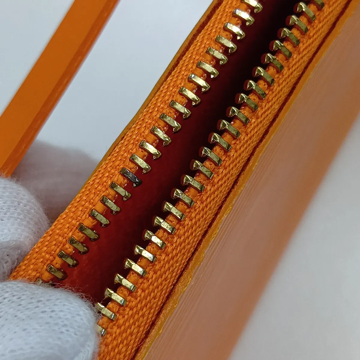 Epi Pochette Accessoires M5294H AR1013 Orange — view 10