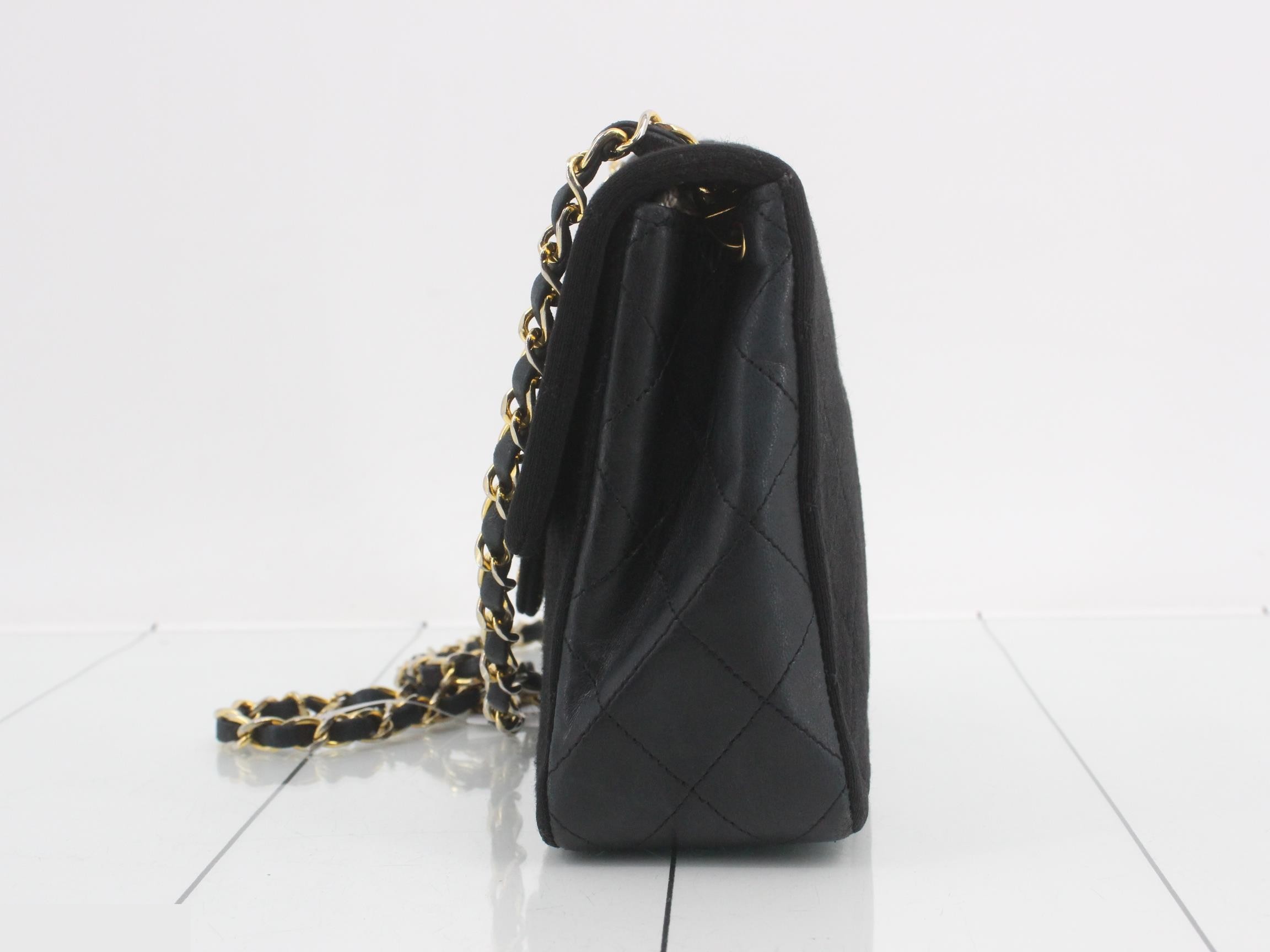 Matelassé (bag) - Shoulder bag — view 3