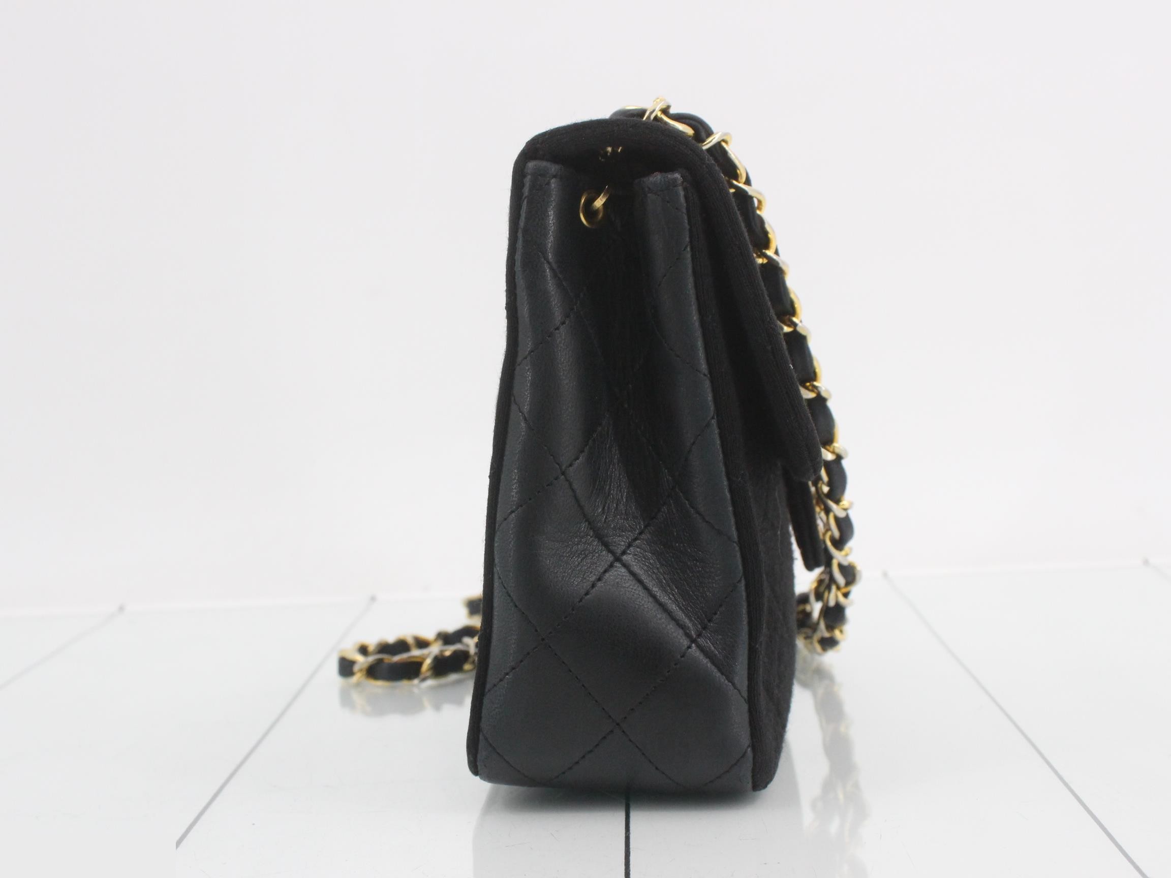 Matelassé (bag) - Shoulder bag — view 4