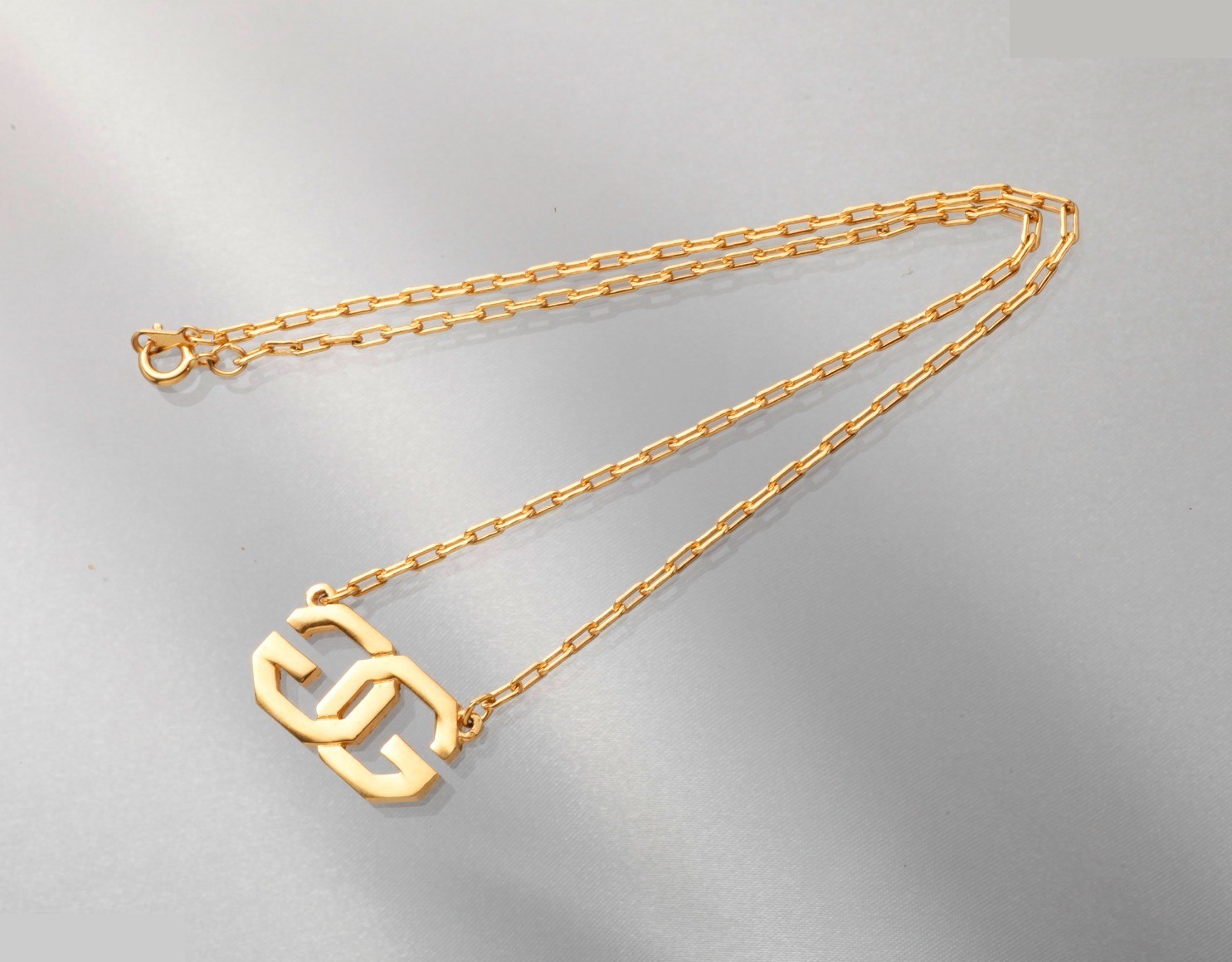 Other lines: Precious metal necklaces and pendants, total length approximately 38 cm. — view 2