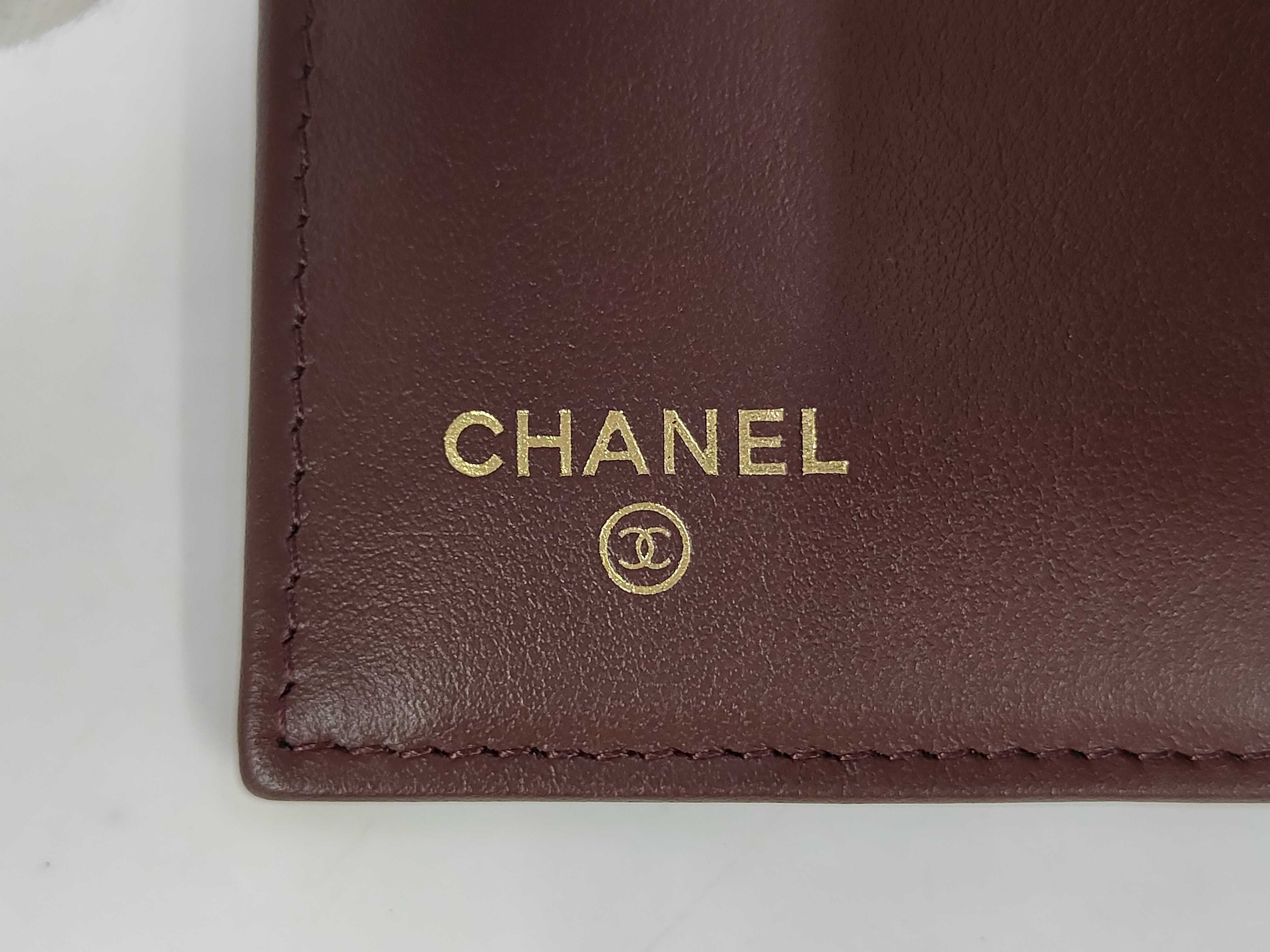 Wallet Medium Wallet Caviar Microchip Wallet — view 11