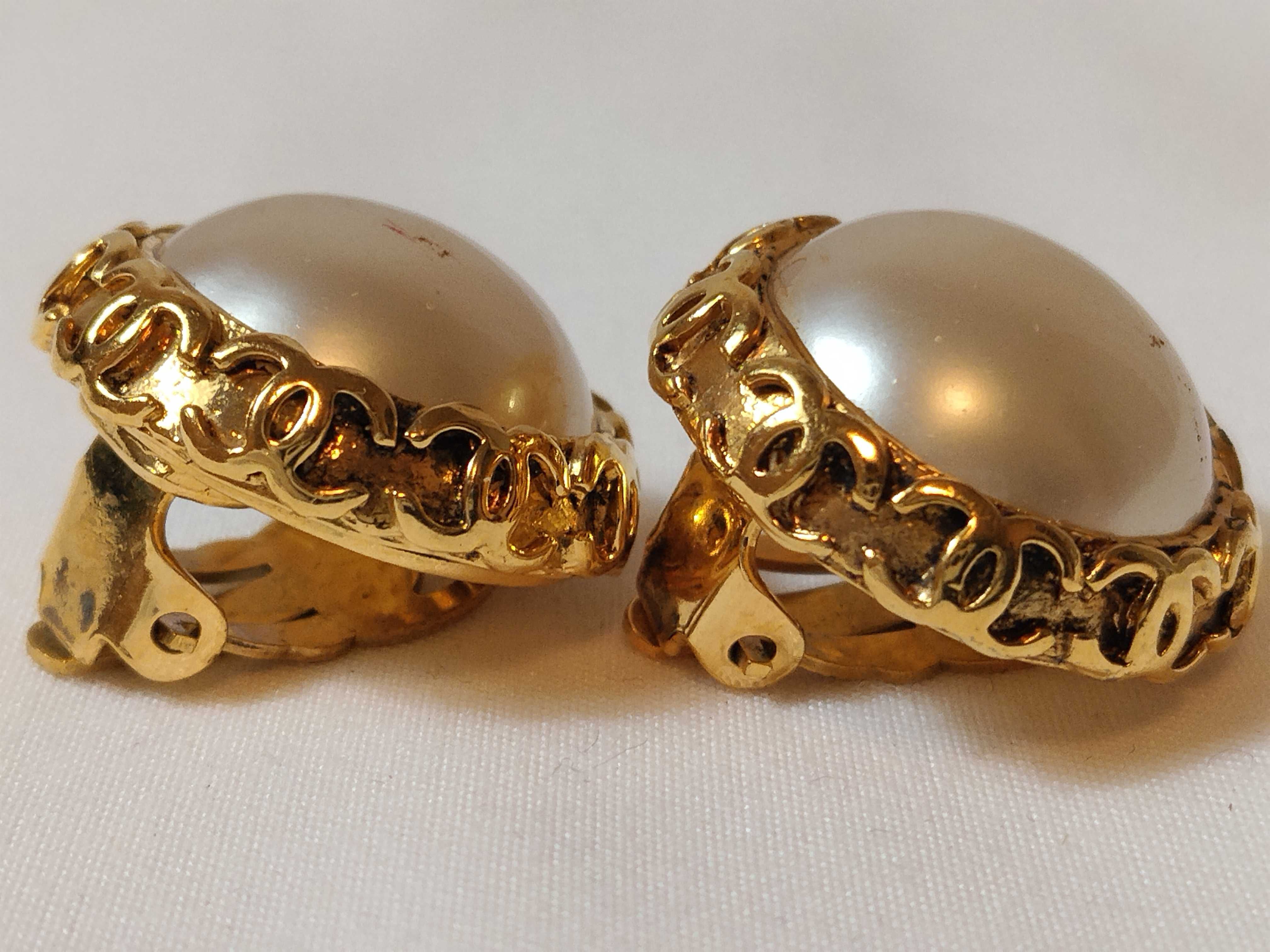 Earrings — view 3