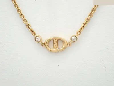 Gold necklace, chain approximately 42cm