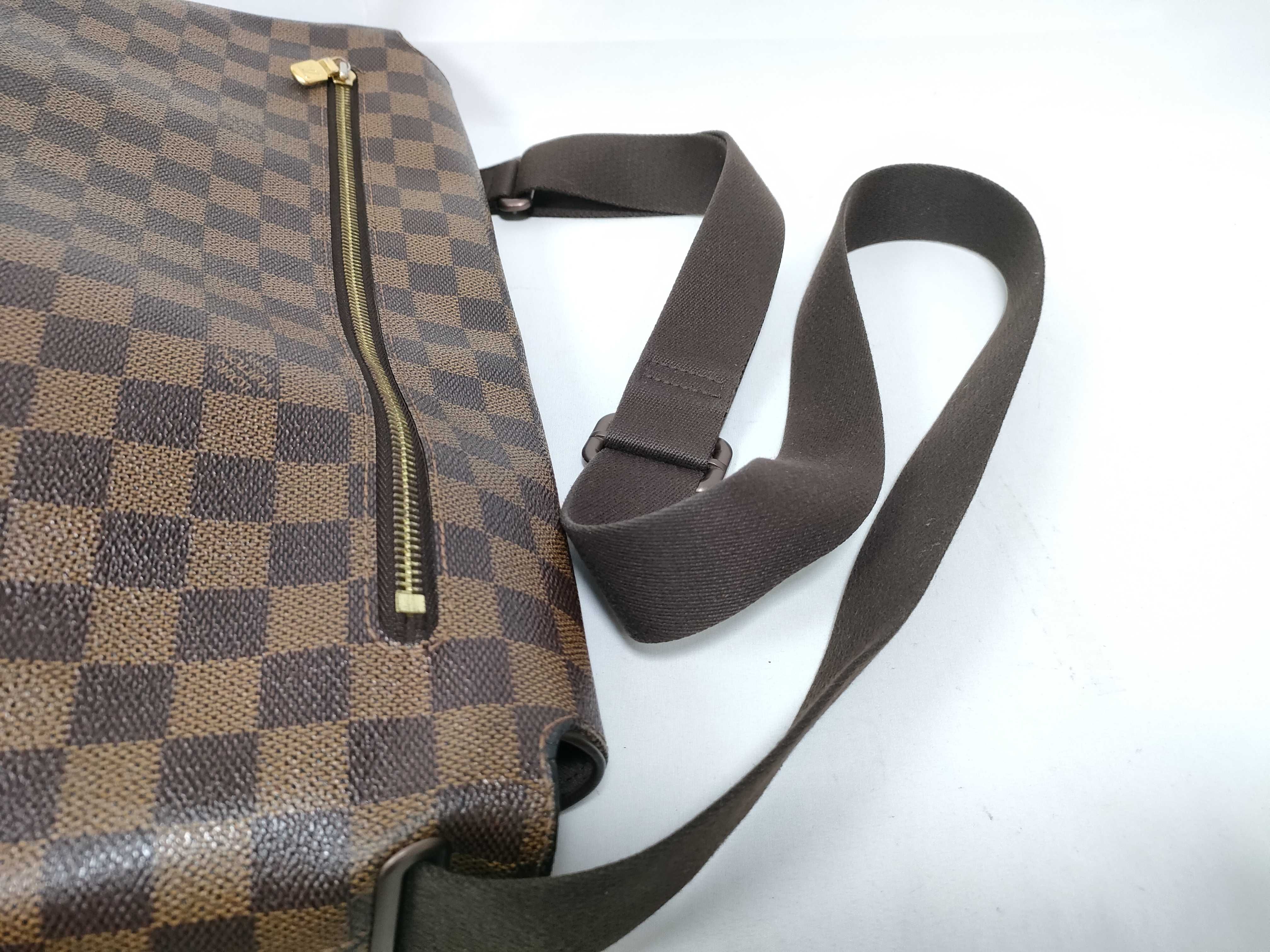 Damier Louis Vuitton Damier Shoulder Bag — view 9