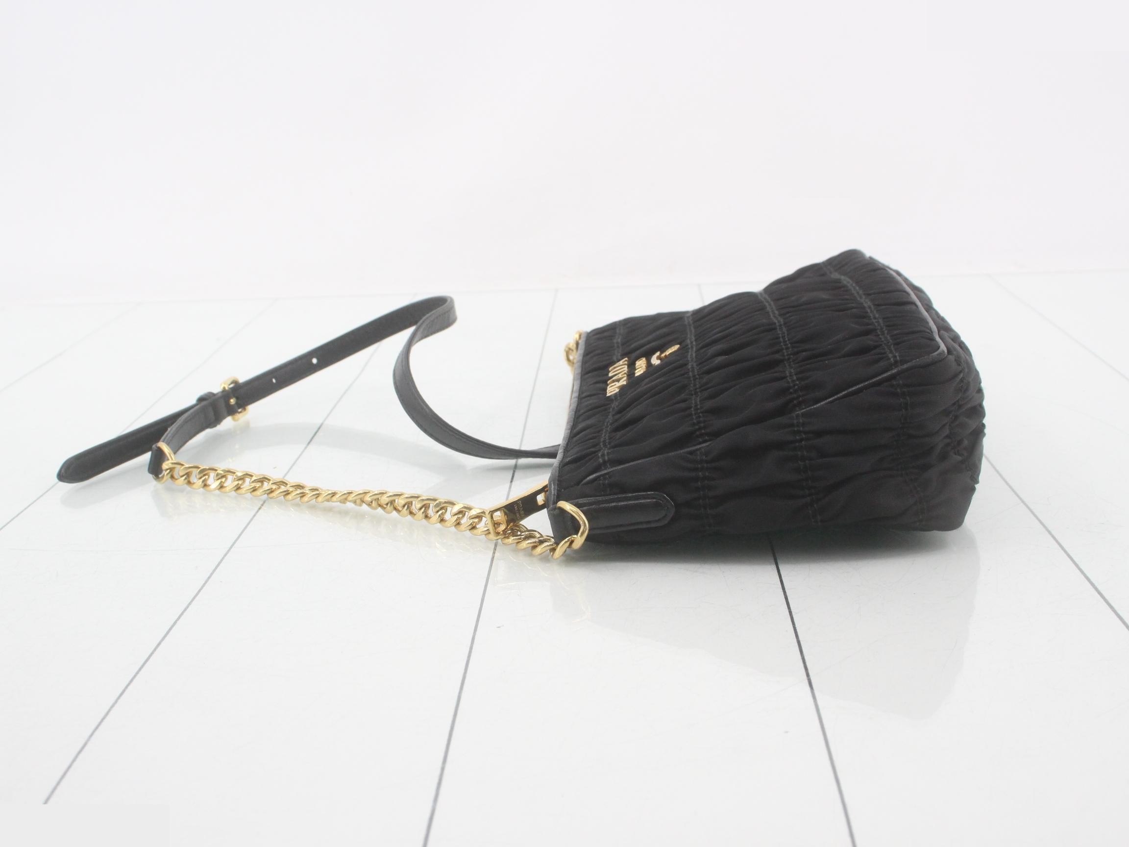 Nylon gathered chain shoulder bag — view 4