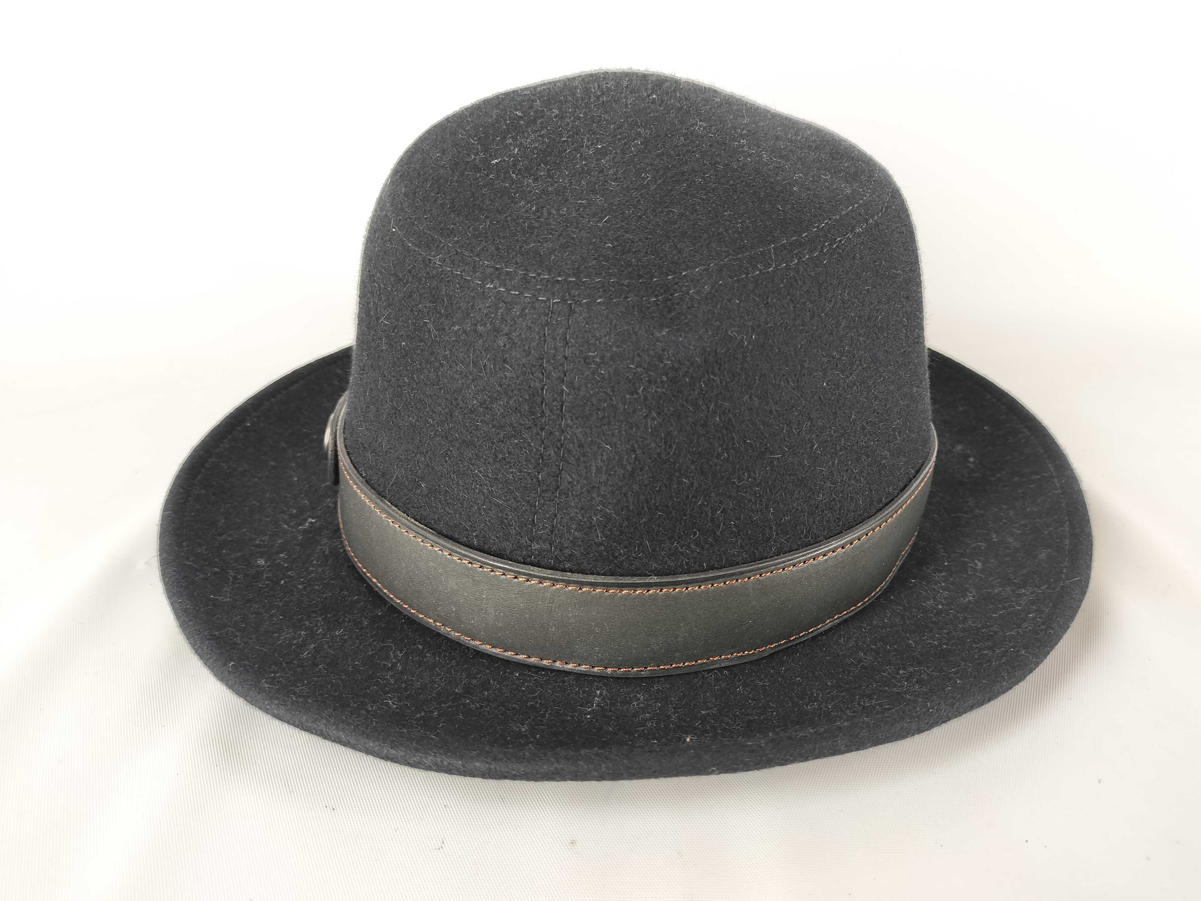 felt hat and other accessories — view 3