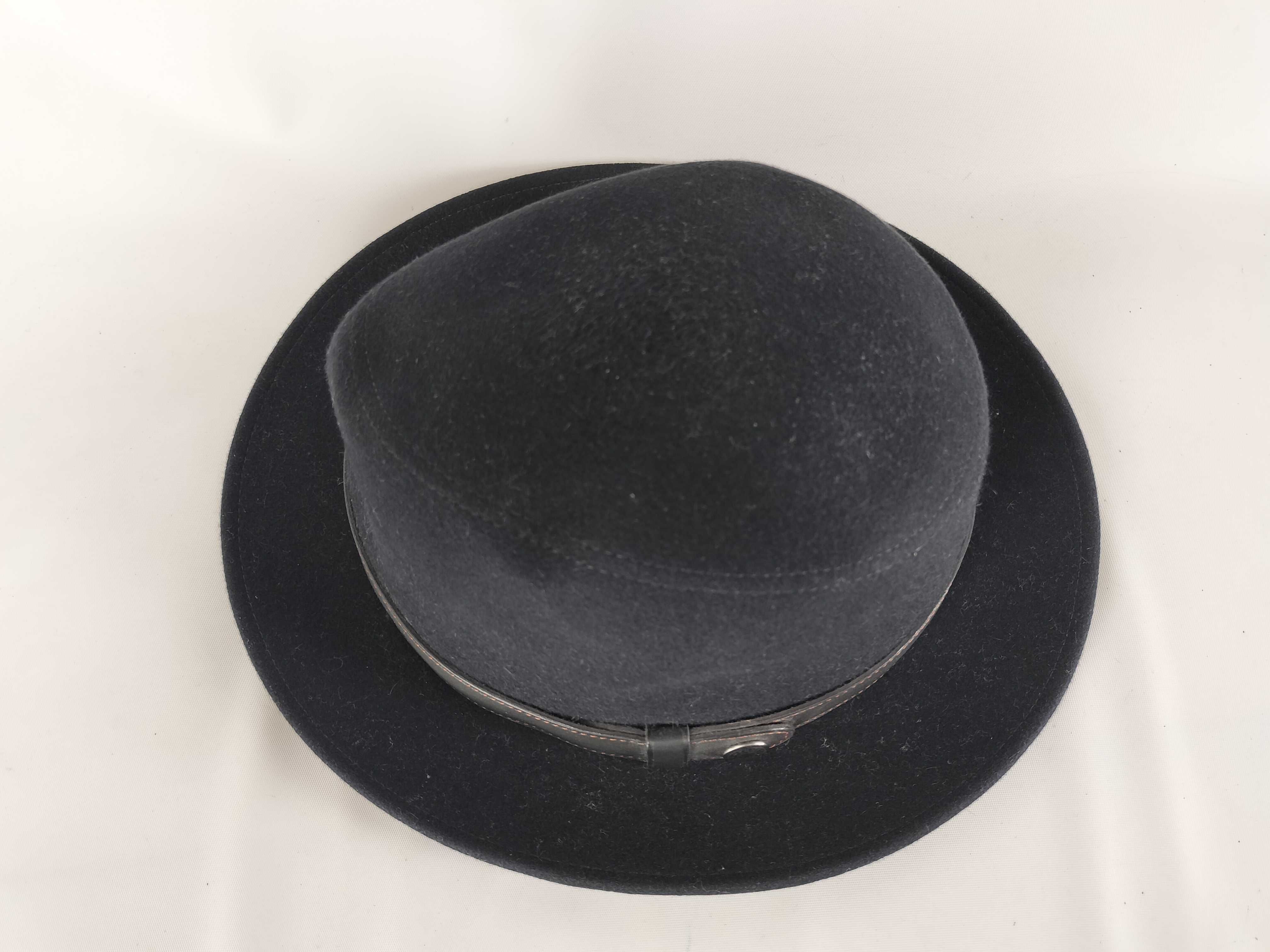 felt hat and other accessories — view 4