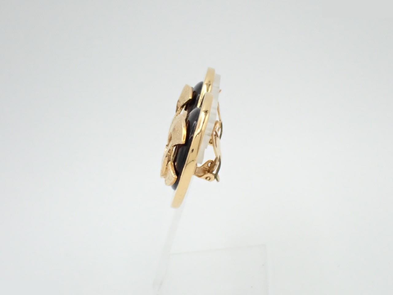 Earrings with Coco Mark design, gold. — view 3