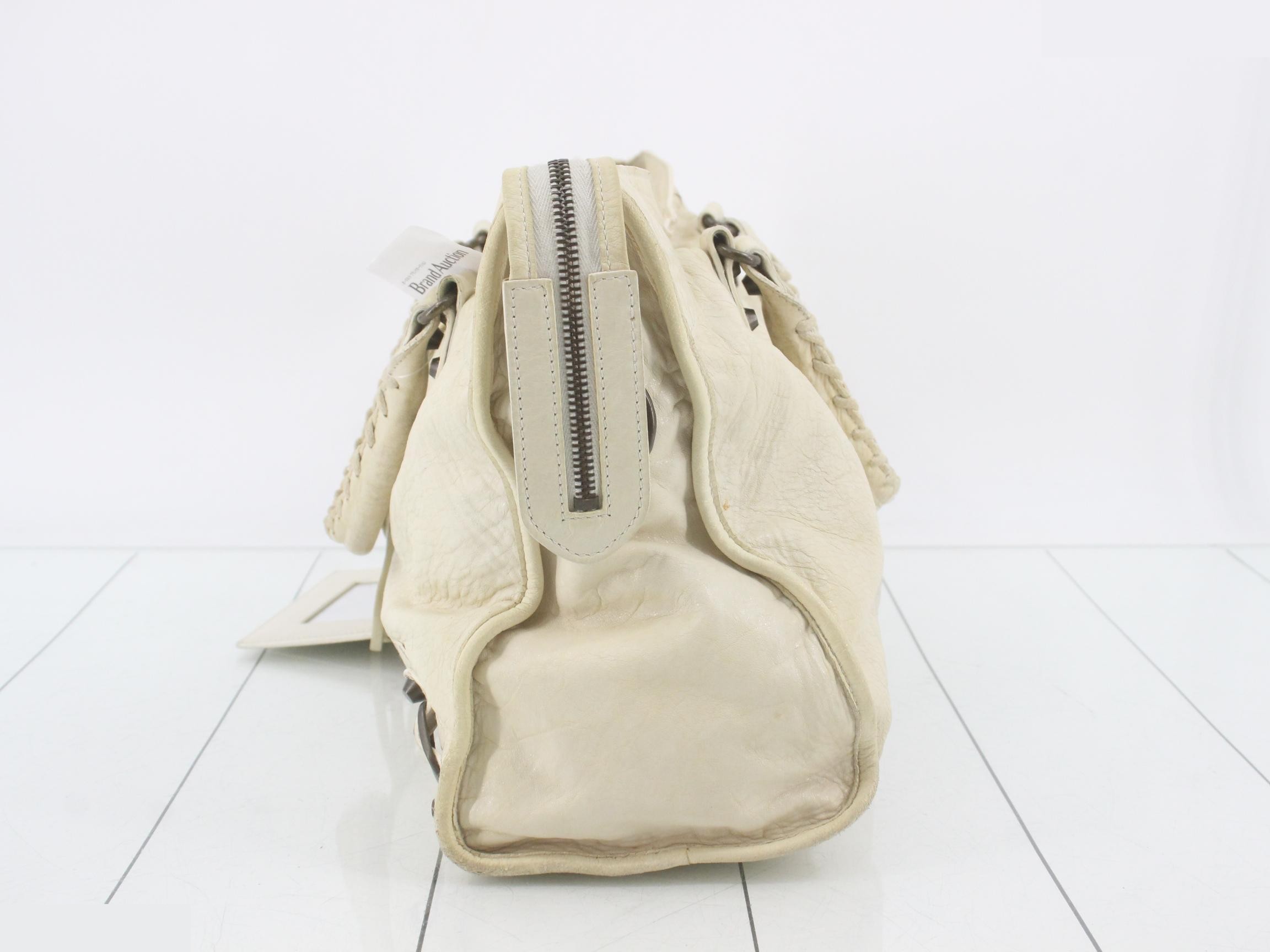 Classic Shoulder Bag / Handbag (2-Way) — view 3