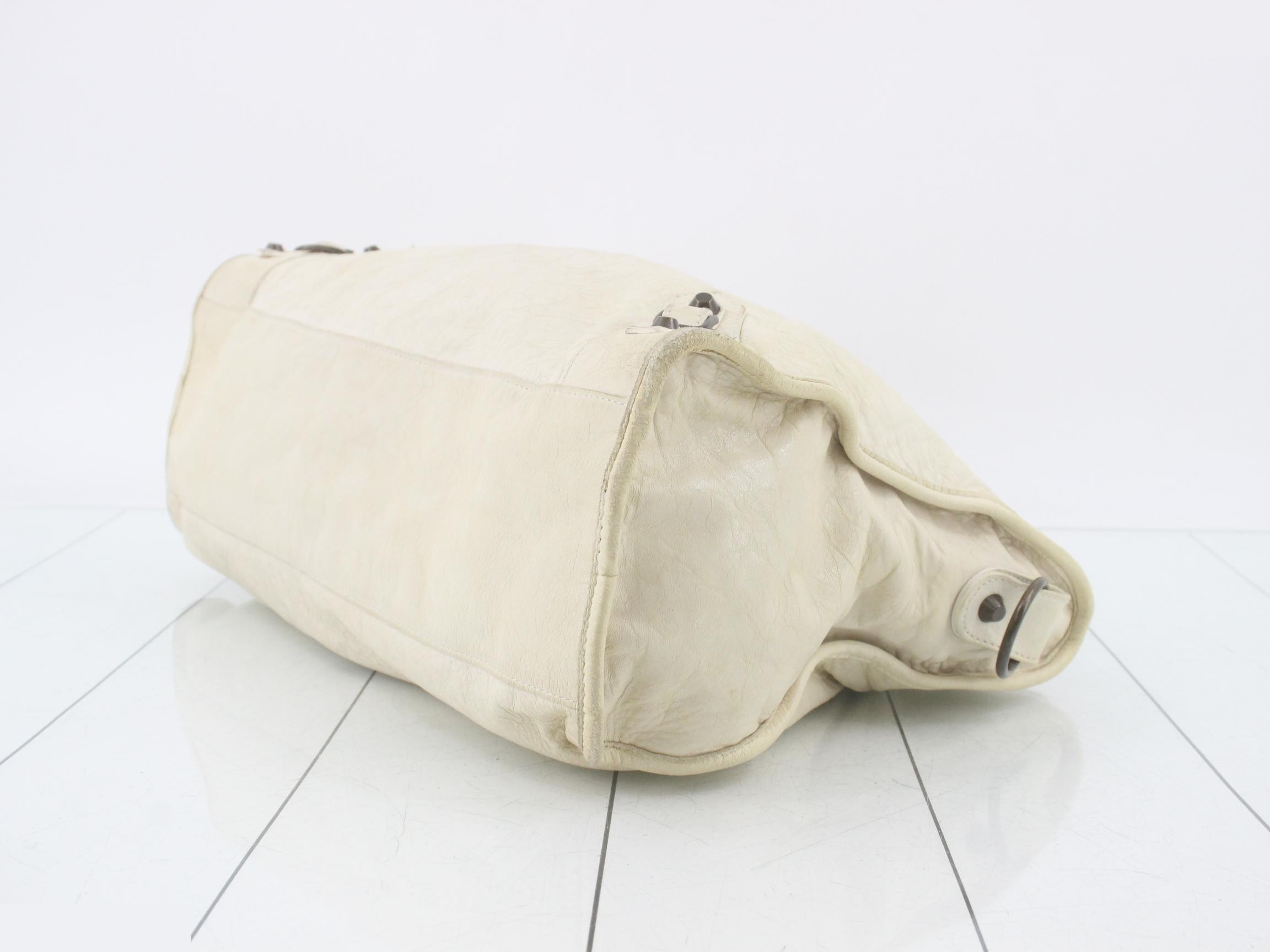 Classic Shoulder Bag / Handbag (2-Way) — view 6